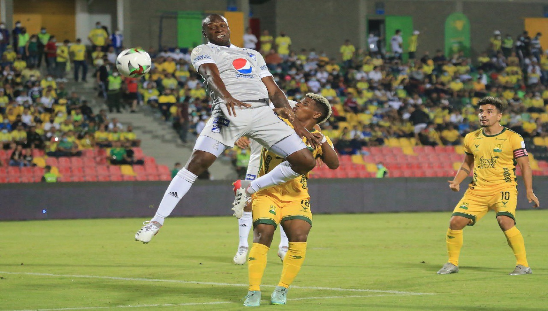 Millonarios empató ante Bucaramanga y conserva el segundo puesto en la liga colombiana