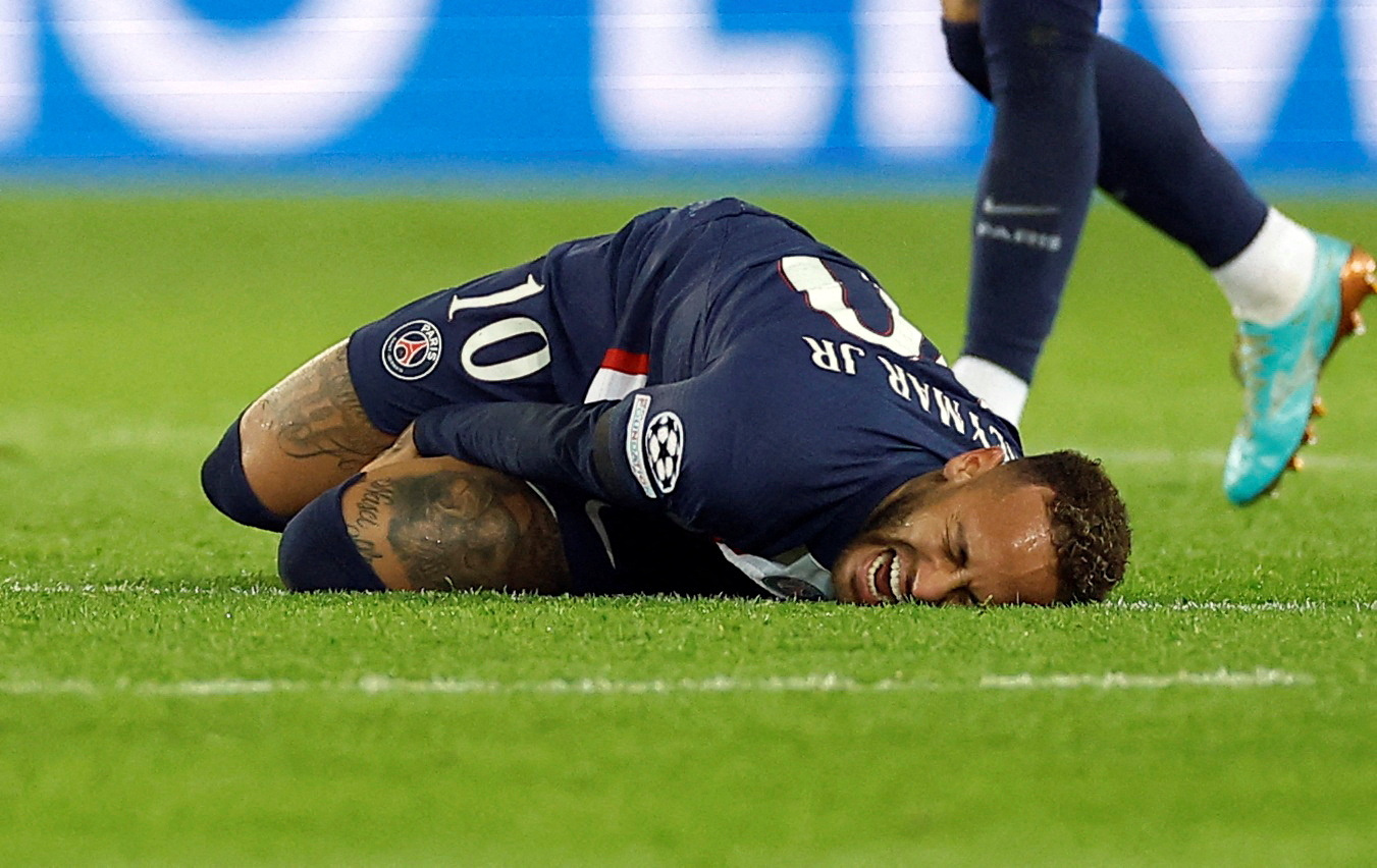 Neymar fue operado y tendrá un largo período de recuperación (Reuters)