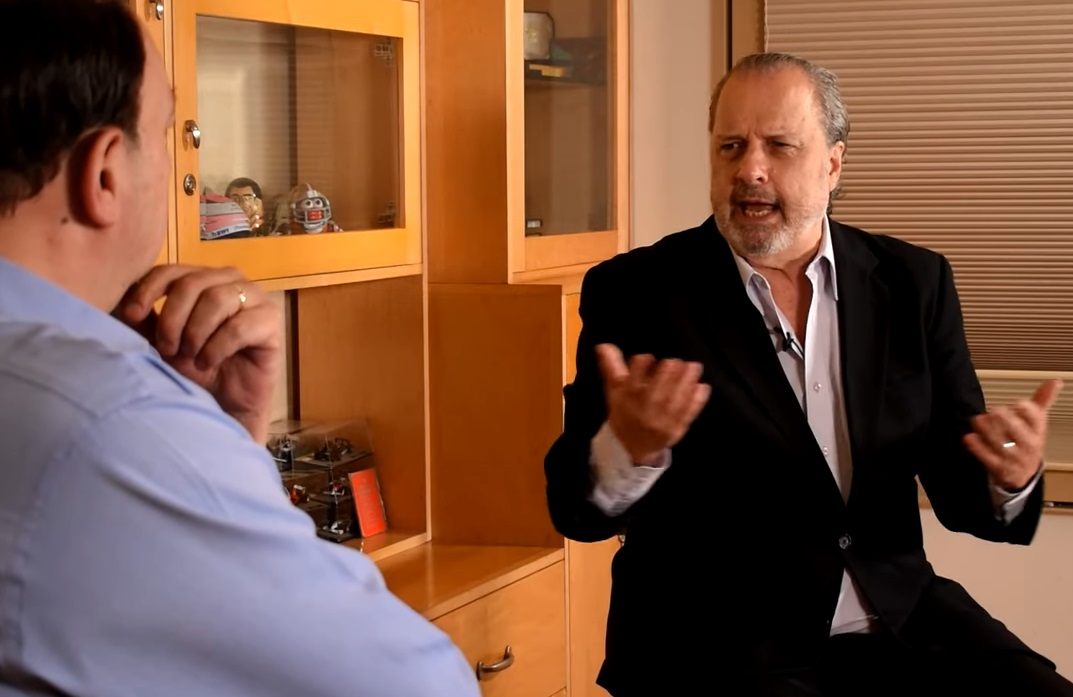 Gómez Junco salió de TV Azteca en 2004 y de Televisa trabajó de 2005 a 2012 (Foto: YouTube/ Toño de Valdés)