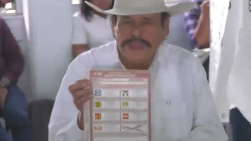 Elecciones Coahuila 2023: Armando Guadiana emitió su voto y afirmó que “la democracia va a triunfar” 