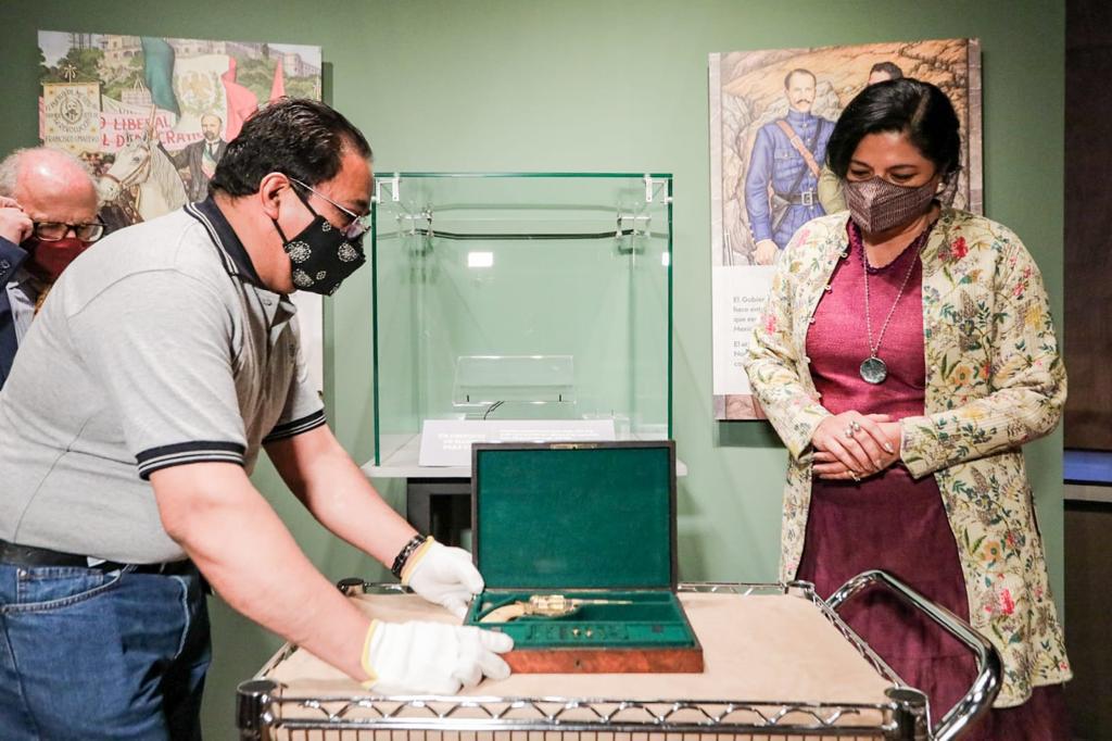 La pistola de Pancho Villa puede verse en el Museo de Antropología Fotos: INAH