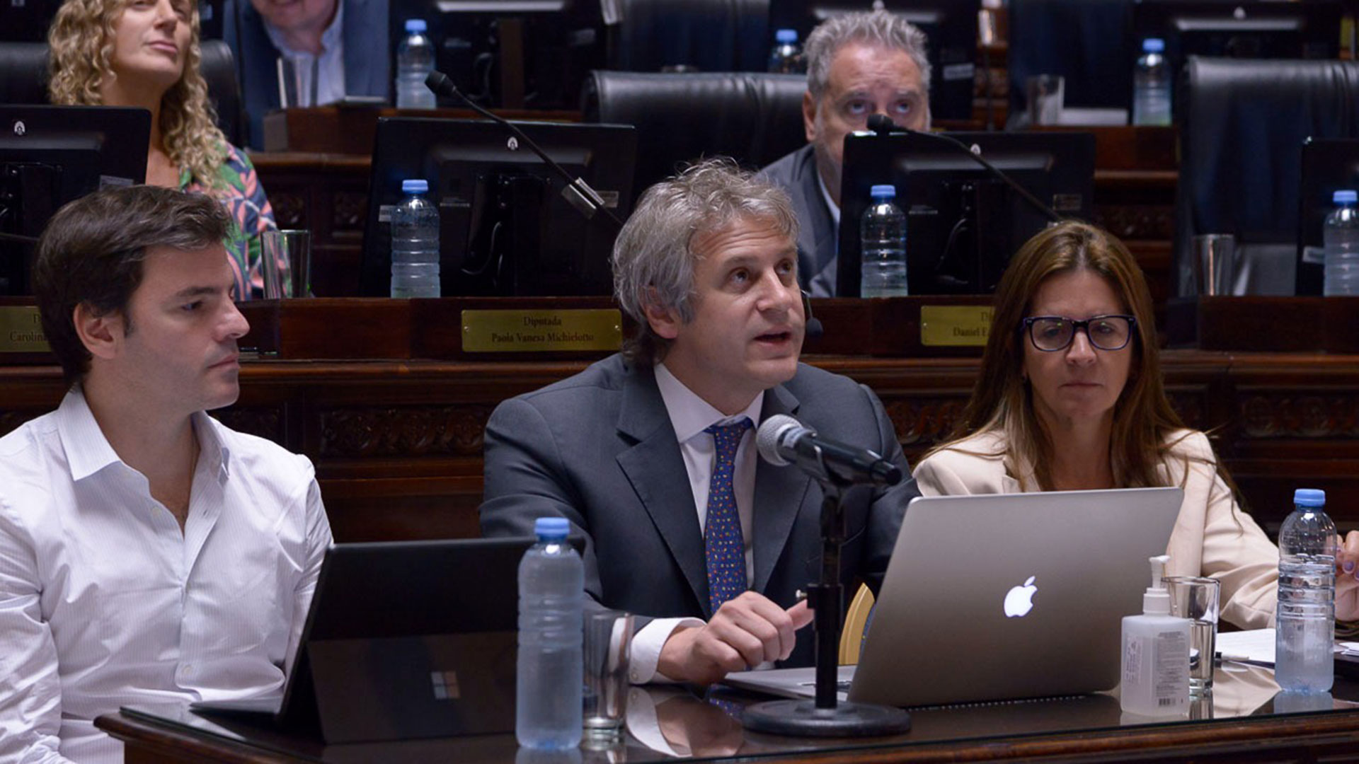Felipe Miguel expone su informe de gestión en la Legislatura: el kirchnerismo abandonó el recinto