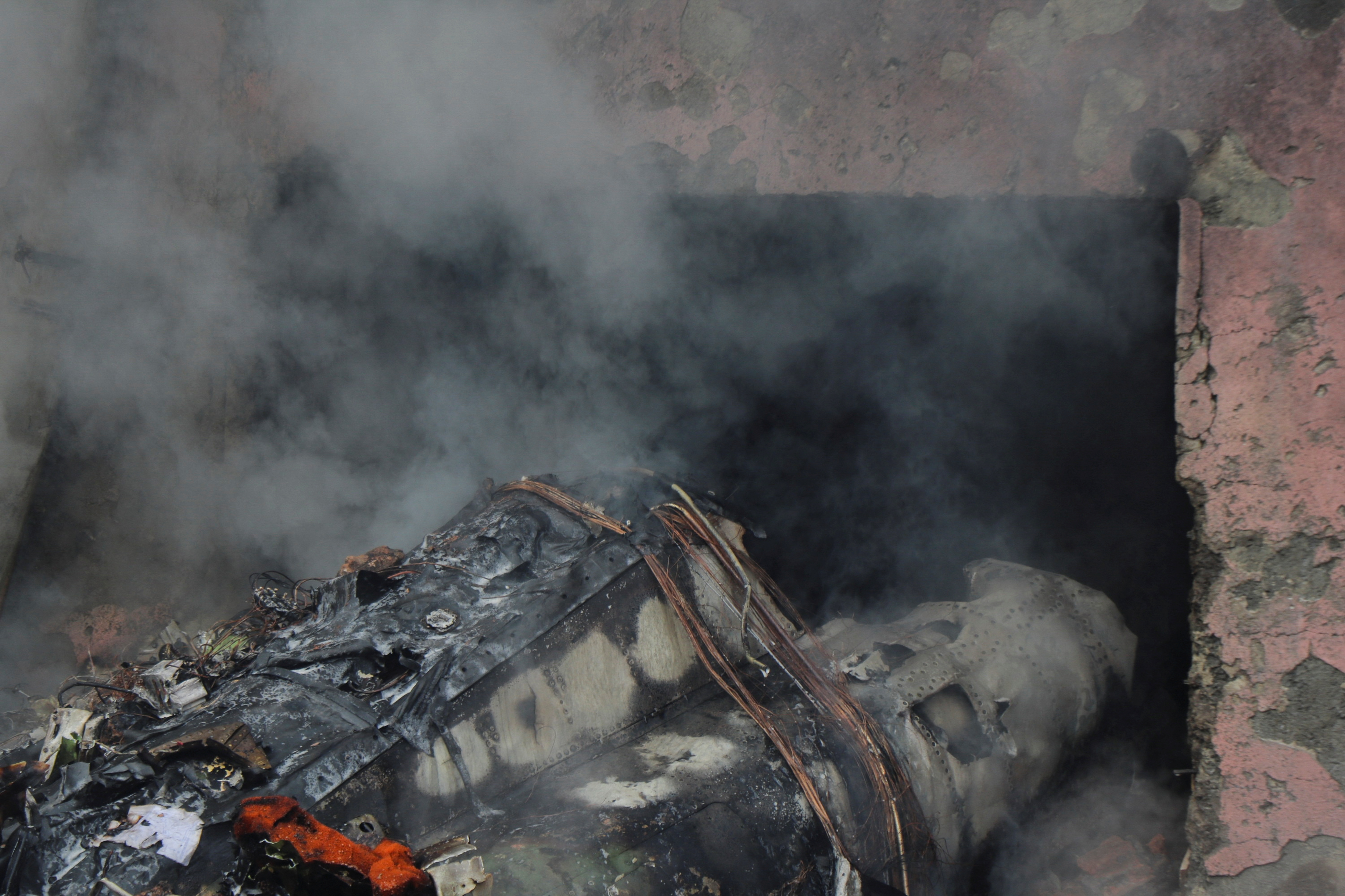 Los restos del avión en el lugar del accidente (Mehr News/WANA/ REUTERS)