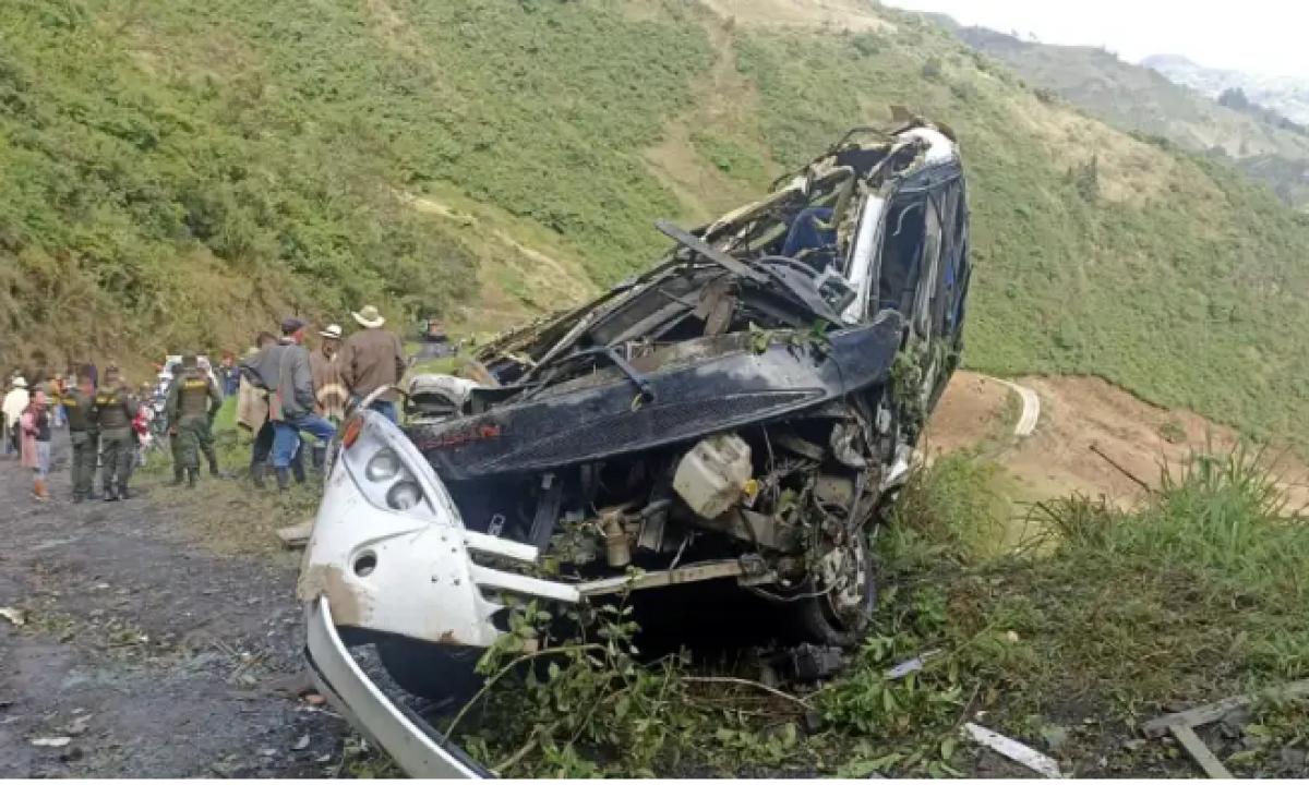 Aumentó a tres el número de niños muertos por el accidente de una ruta escolar en Boyacá