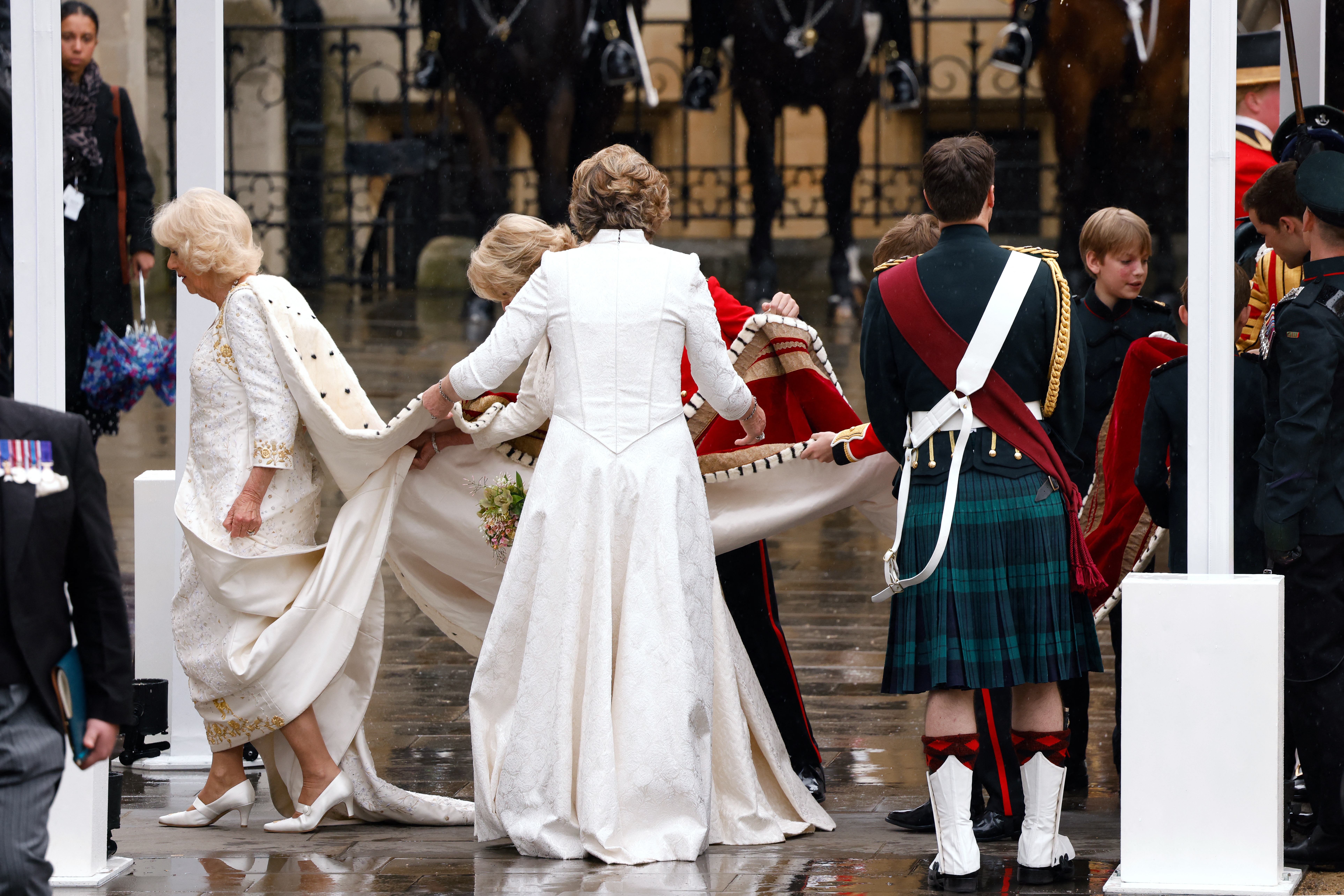 La reina Camilla en la abadía (Odd ANDERSEN / AFP)