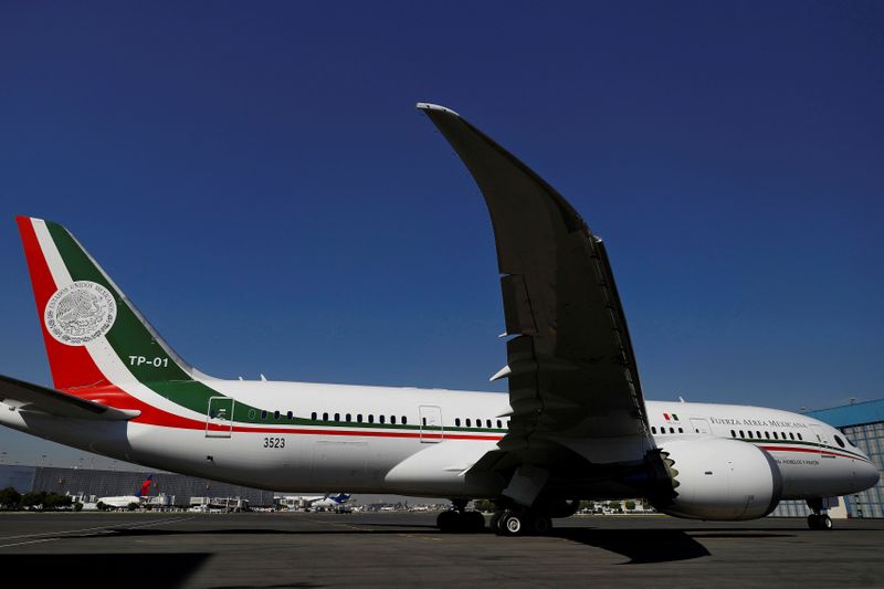 Presidential plane will be part of the new 'Mexicana' airline that would be in charge of the Sedena.  Photo: REUTERS/Edgard Garrido