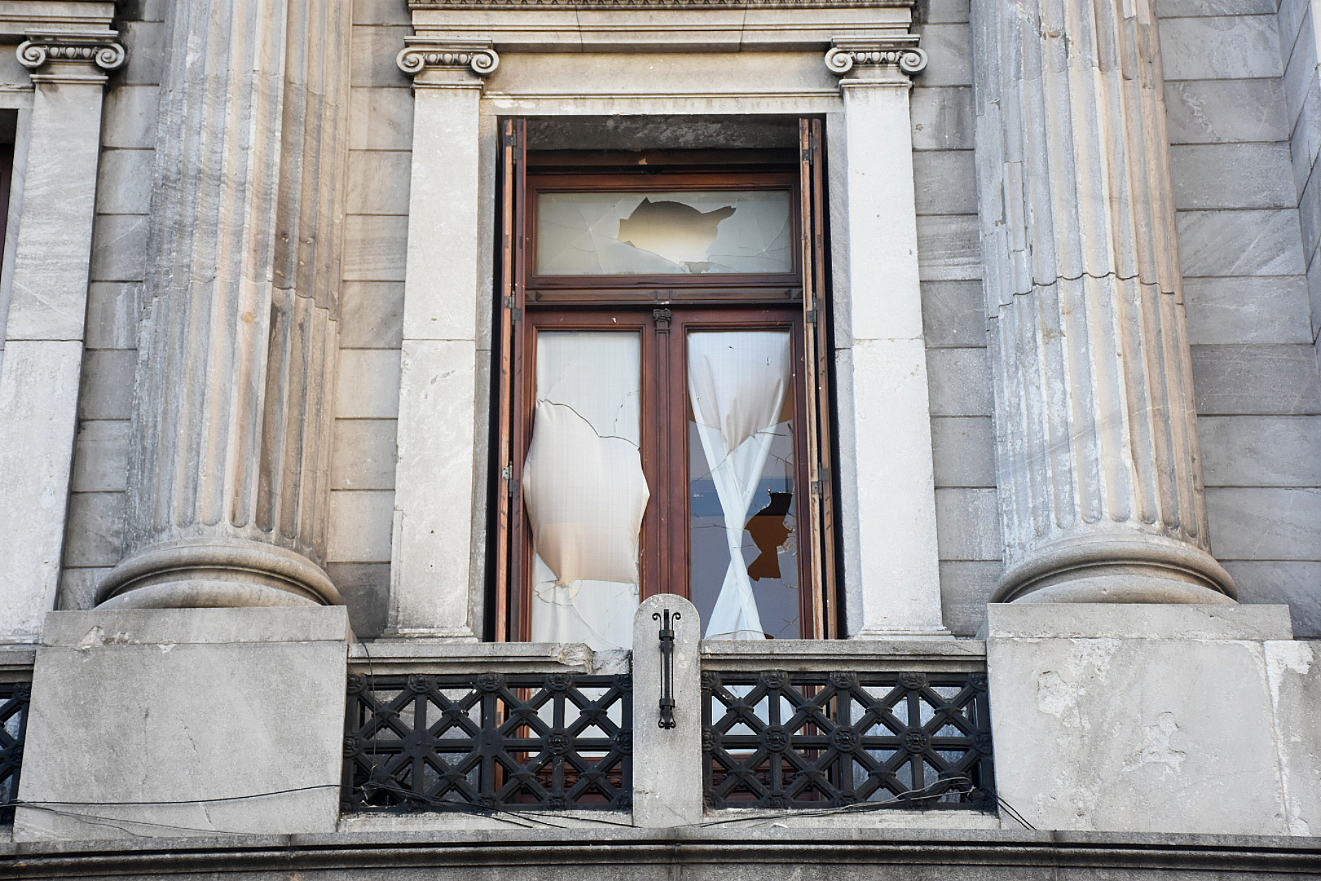 ventana incidente - congreso - La Cámara de Diputados debate el acuerdo con el FMI