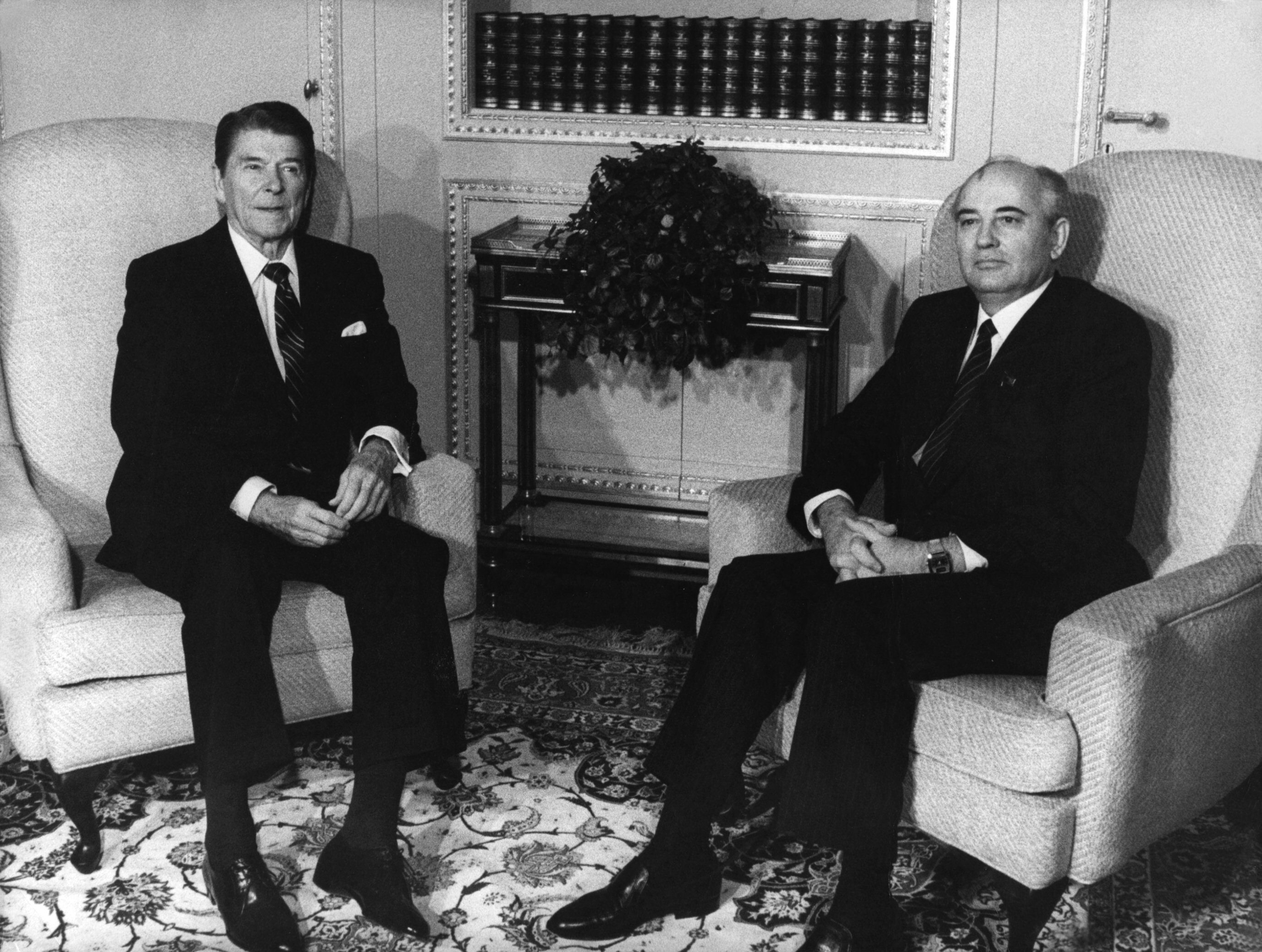 La cumbre de Ginebra de 1985: el día que Gorbachov y Reagan acordaron el principio del fin de la Guerra Fría