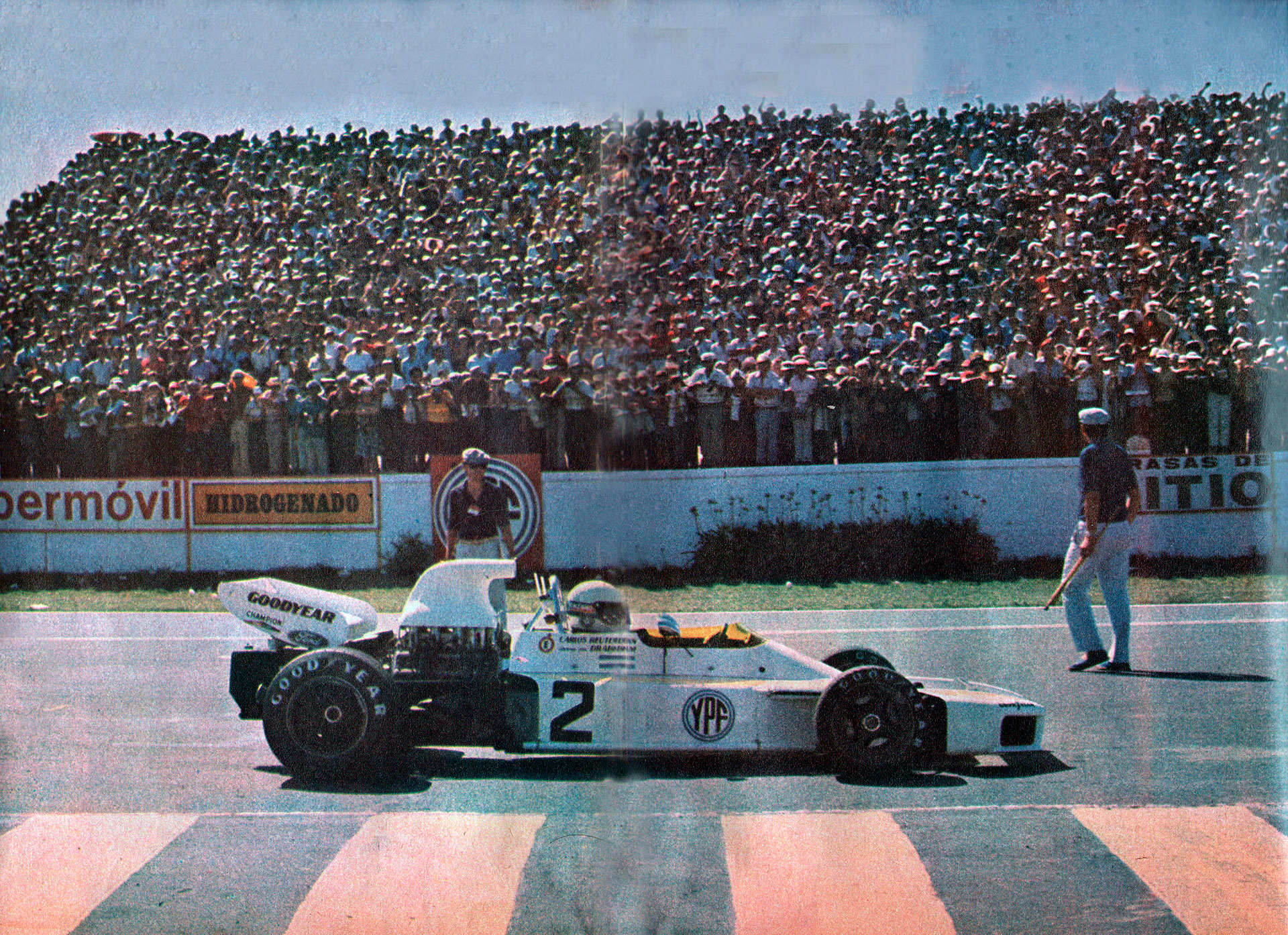 Reutemann con el Brabham BT 34 presto a la largar en primera posición luego de marcar la pole positions (Archivo CORSA)