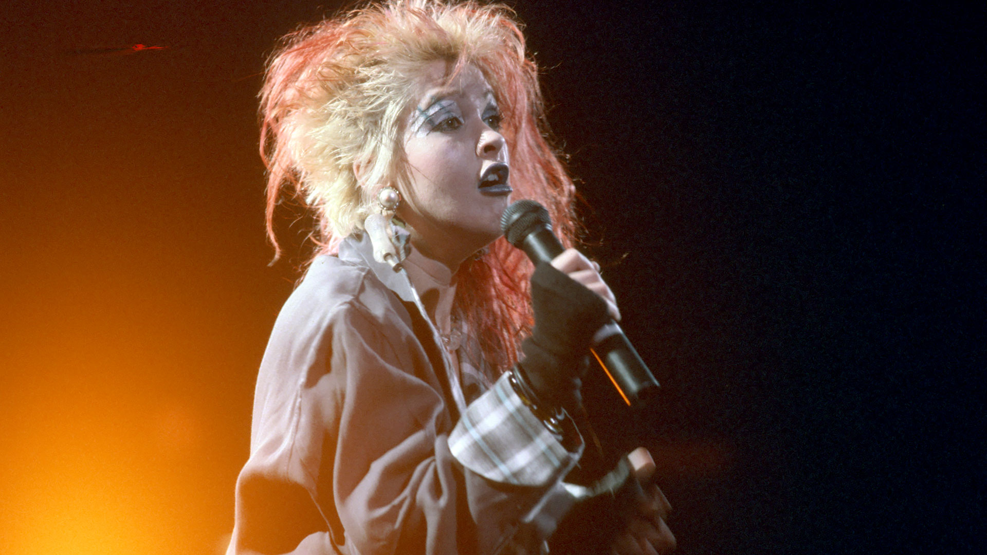 Cyndi Lauper Una Violación El éxito Inesperado Y El Escándalo Por Una Canción Sobre La 9846