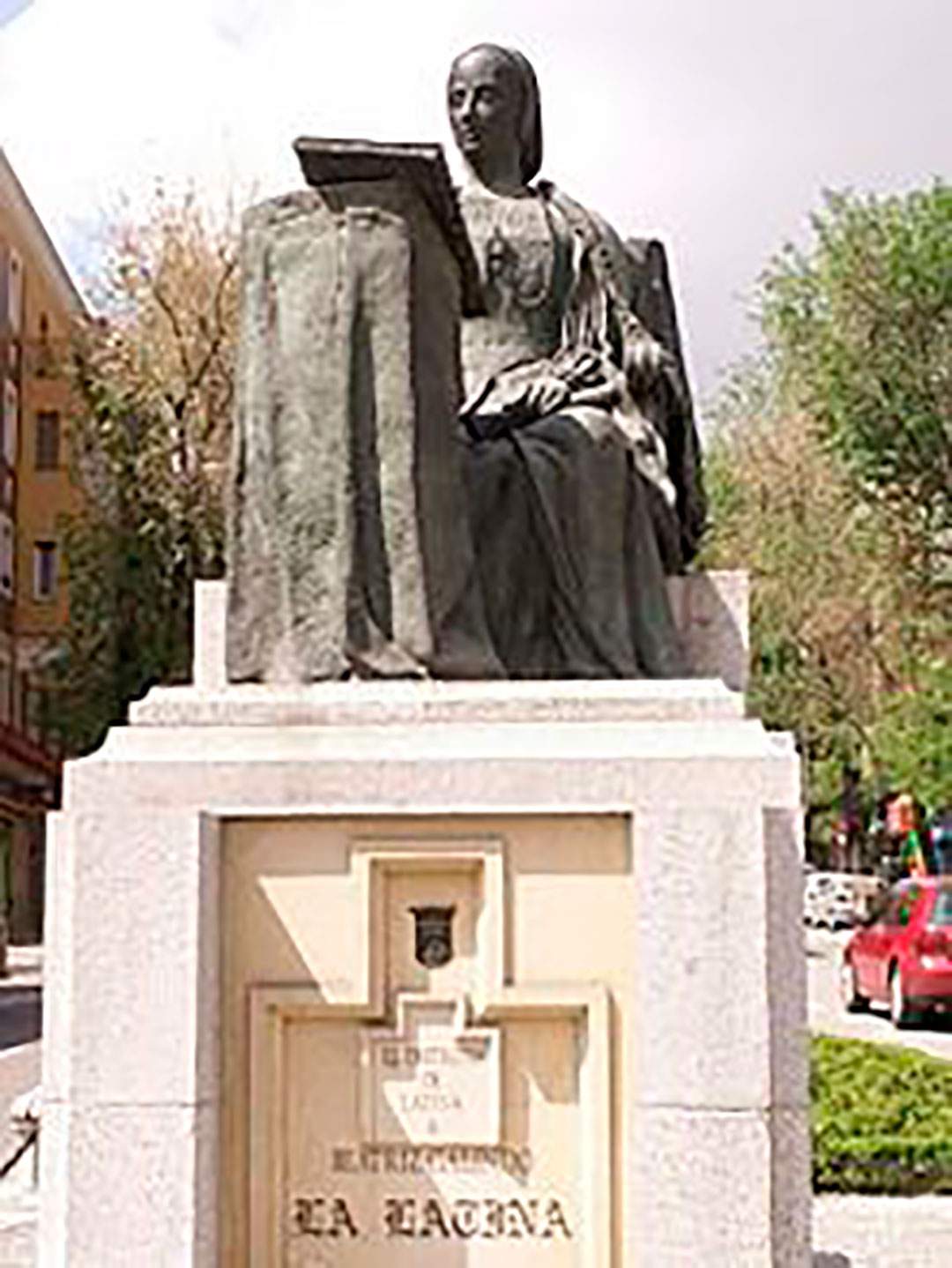Monumento en homenaje a Beatriz Galindo, apodada "la Latina"