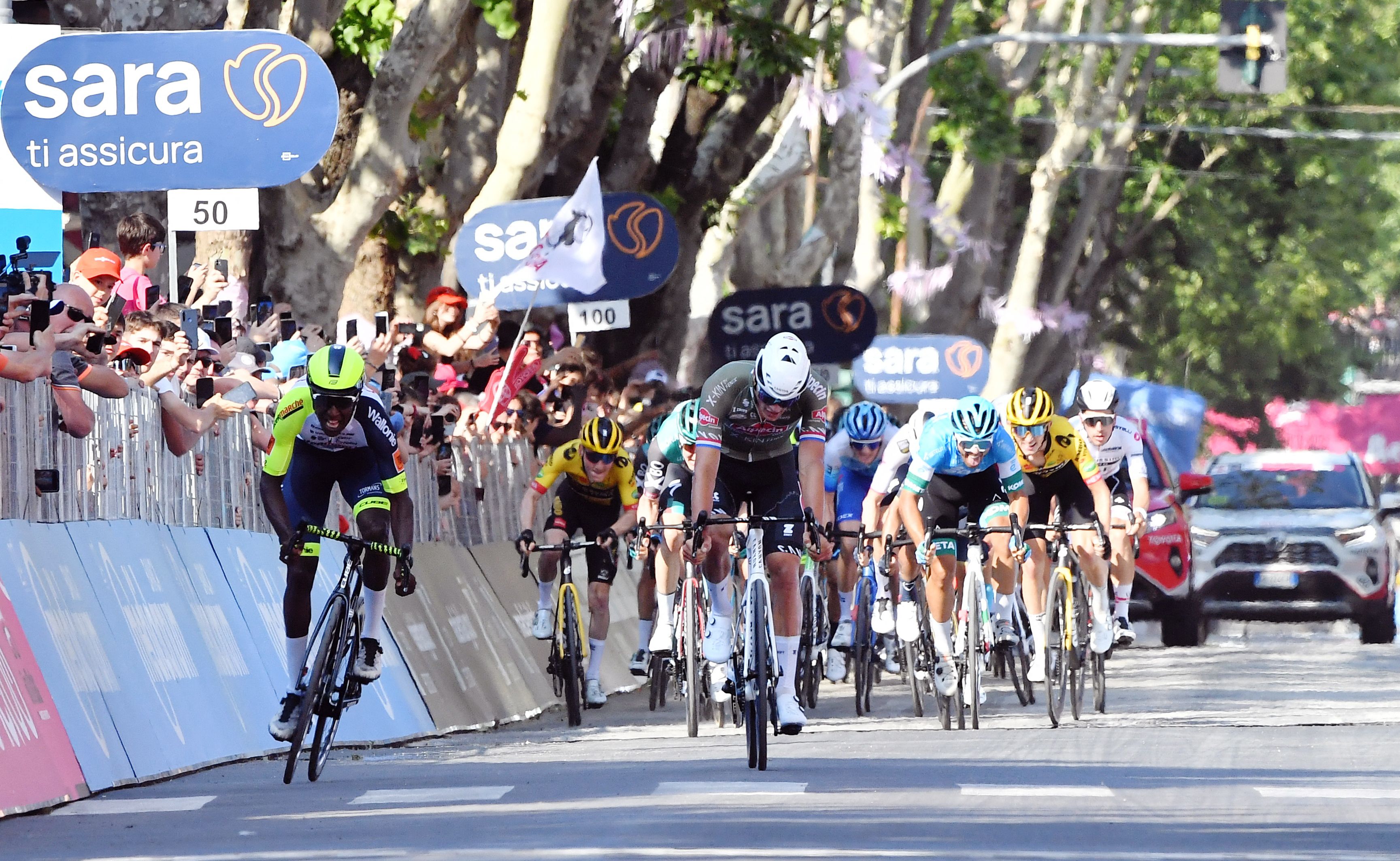 Final lleno de emociones en la etapa 10 del Giro de Italia REUTERS/Jennifer Lorenzini