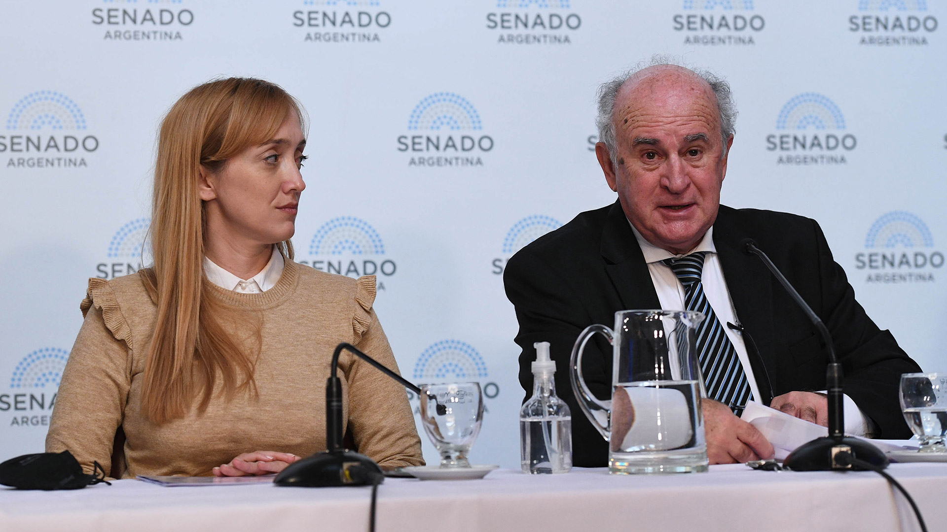 Oscar Parrilli fue otros de los que tomó la palabra