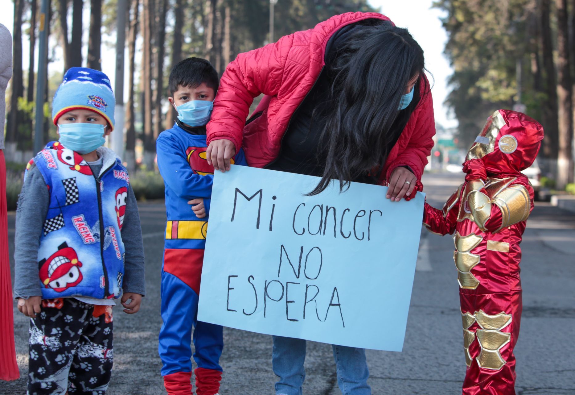 ARCCHIVO-   Niños con cáncer se manifestaron en el Hospital para el Niño pidiendo medicamentos para su tratamiento (Foto: Cuartoscuro/Archivo)