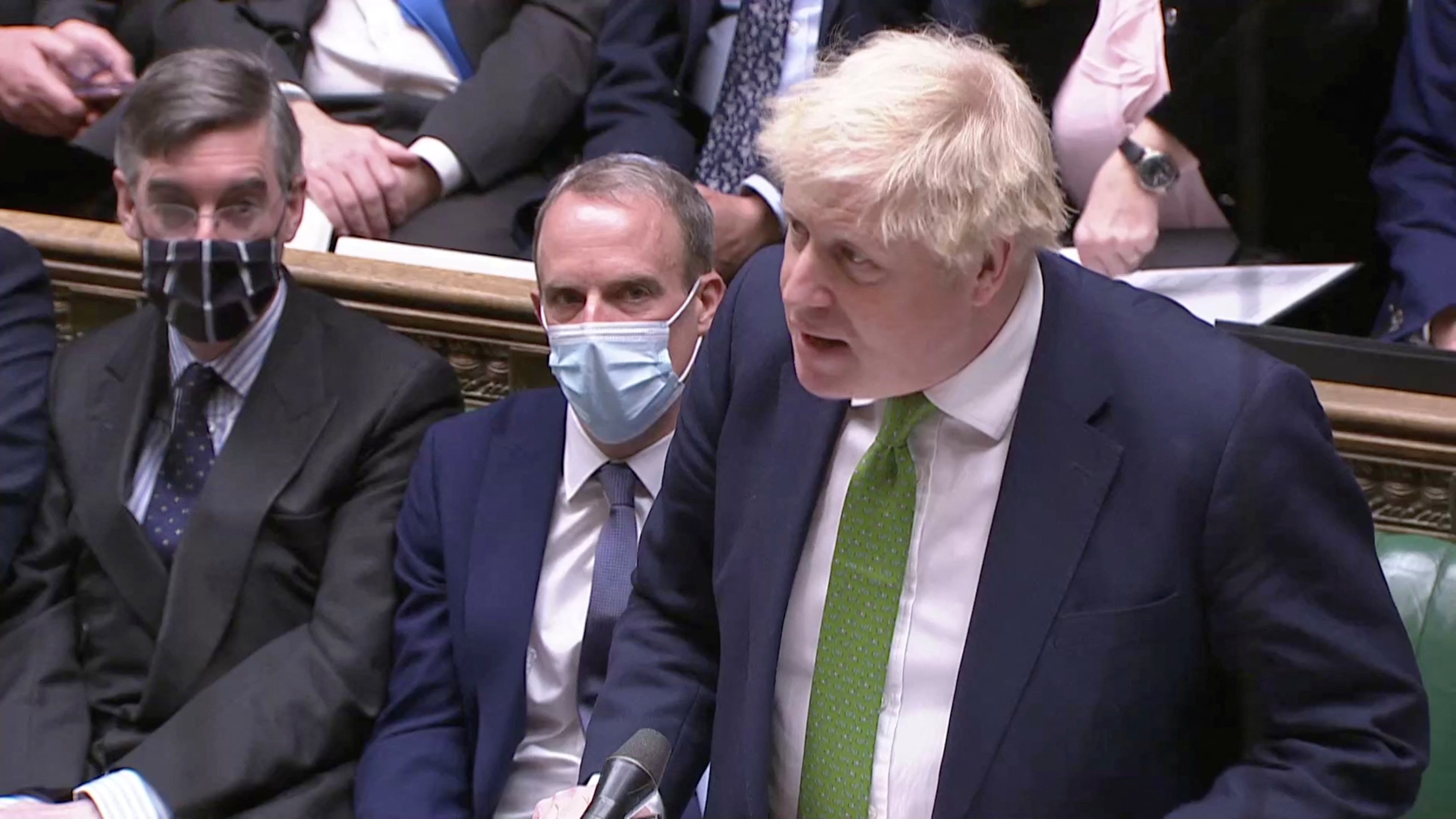 El primer ministro británico, Boris Johnson, habla durante las preguntas semanales al primer ministro en el parlamento en Londres, Gran Bretaña, el 19 de enero de 2022, en esta captura de pantalla tomada de un vídeo. Reuters TV vía REUTERS 