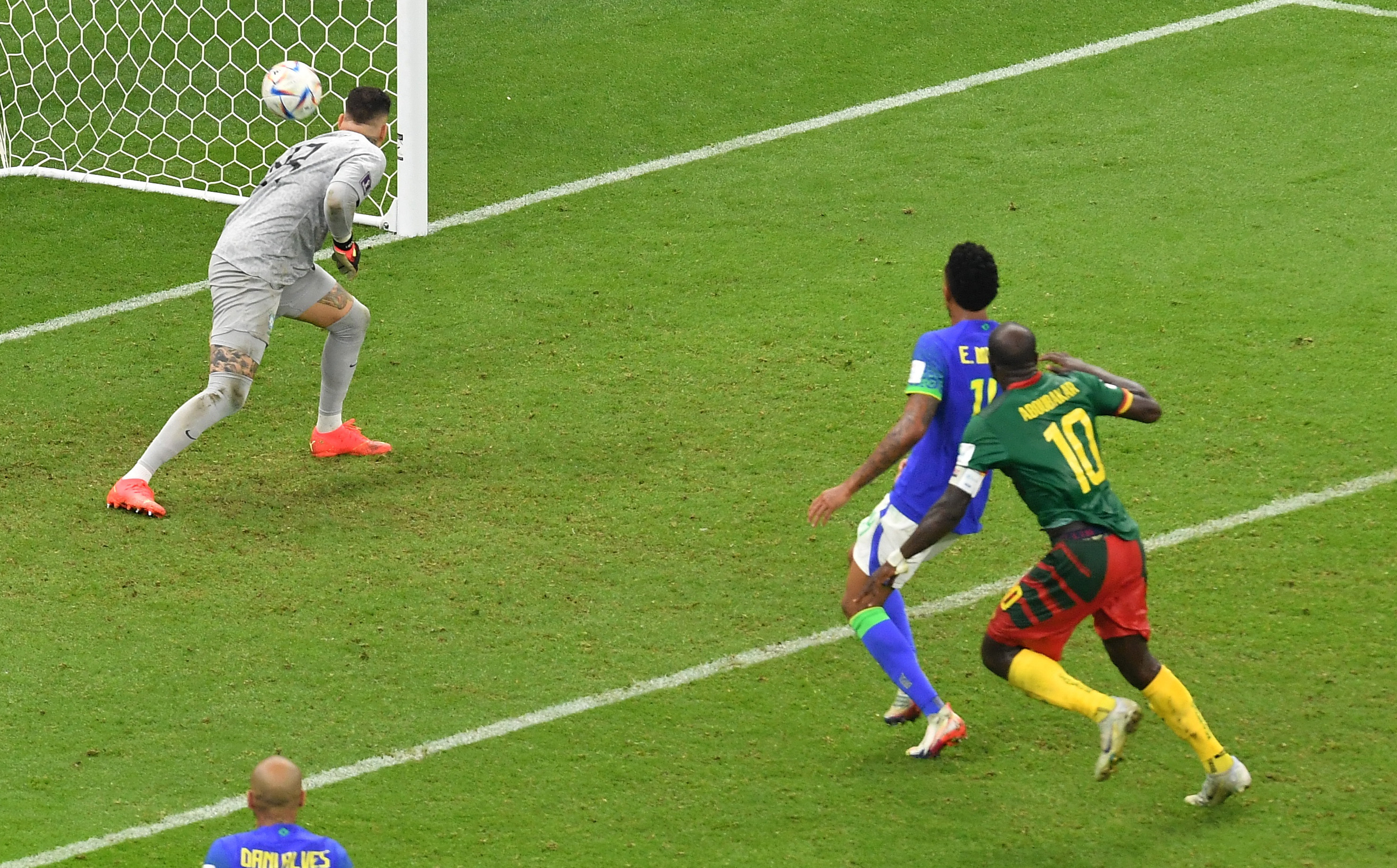 Vincent Aboubakar marcó el gol de la victoria de Camerún ante Brasil (REUTERS/Jennifer Lorenzini)