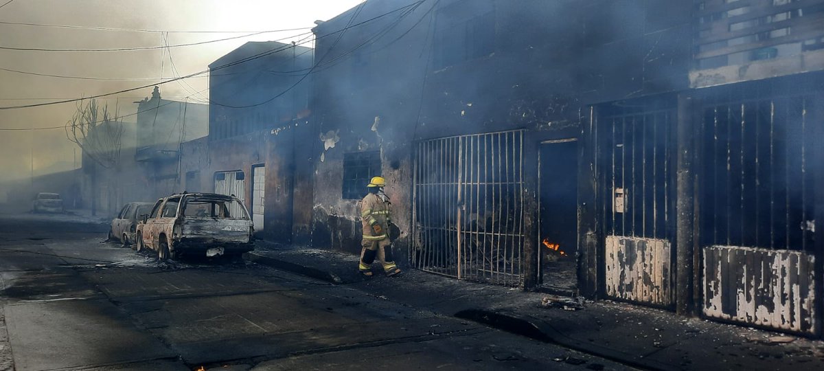 Miles de personas fueron evacuadas tras la explosión de la pipa con el tren en Aguascalientes (Foto: Especial)