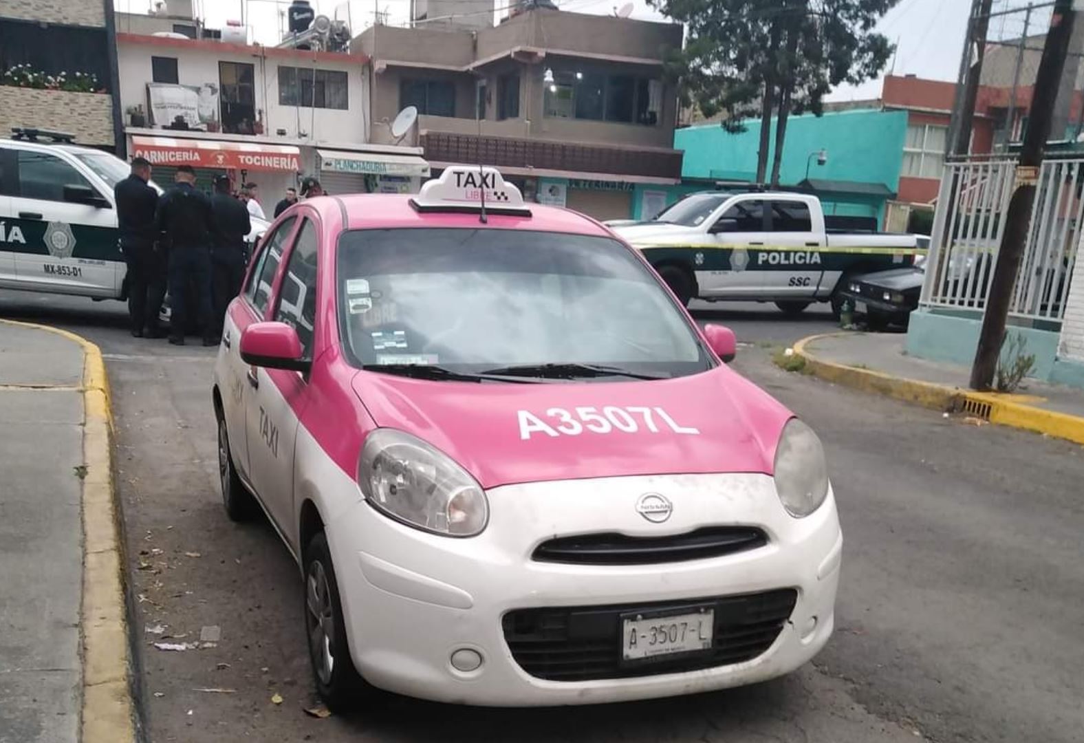 Makabrer Fund in CDMX: Sie ließen eine Leiche verpackt und in einem Taxi festgebunden