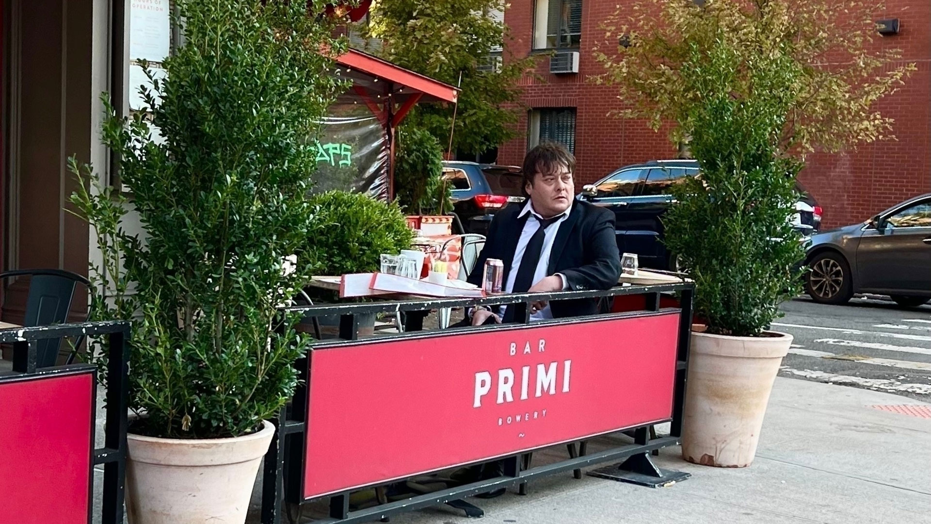El ex actor infantil, ahora de 45 años, fue visto solo en el restaurante Prima de Manhattan (The Grosby Group)