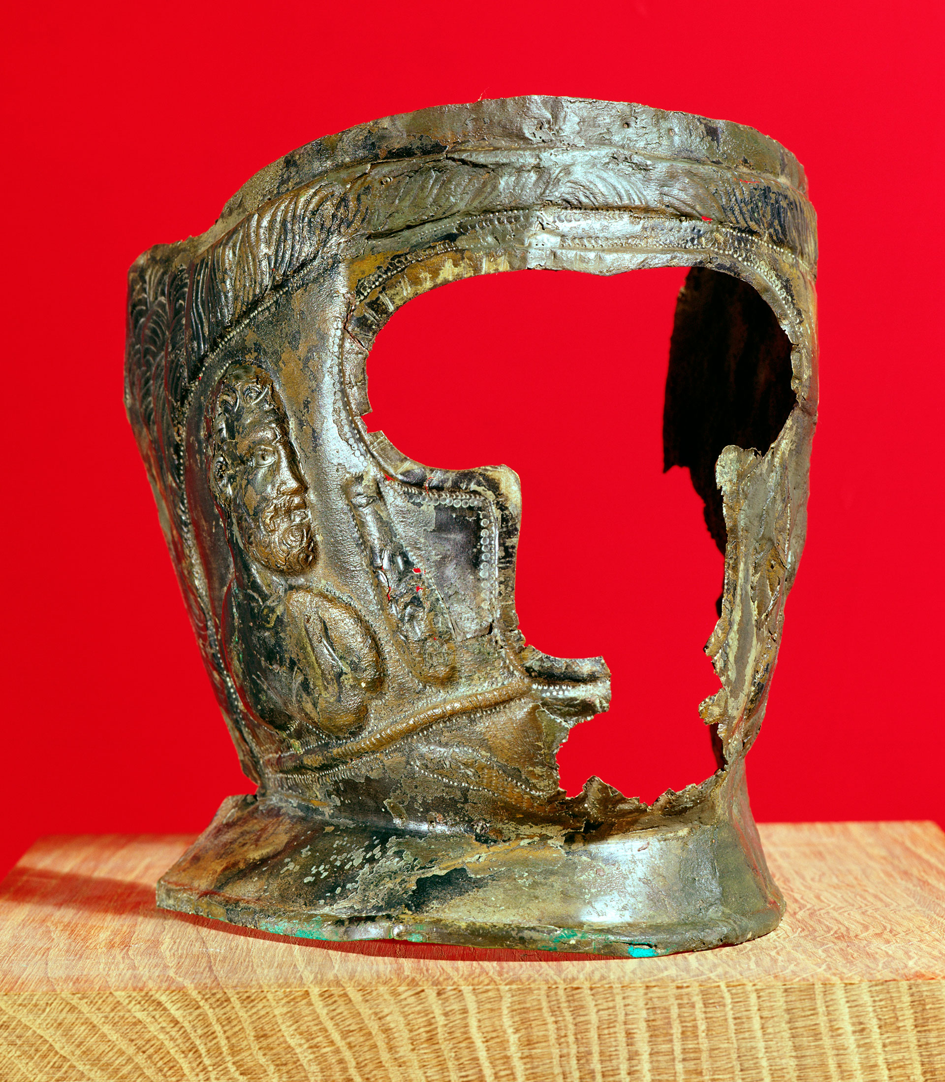 Máscara de gladiador galorromano, finales del siglo I a. C. (Photo by Art Images via Getty Images)