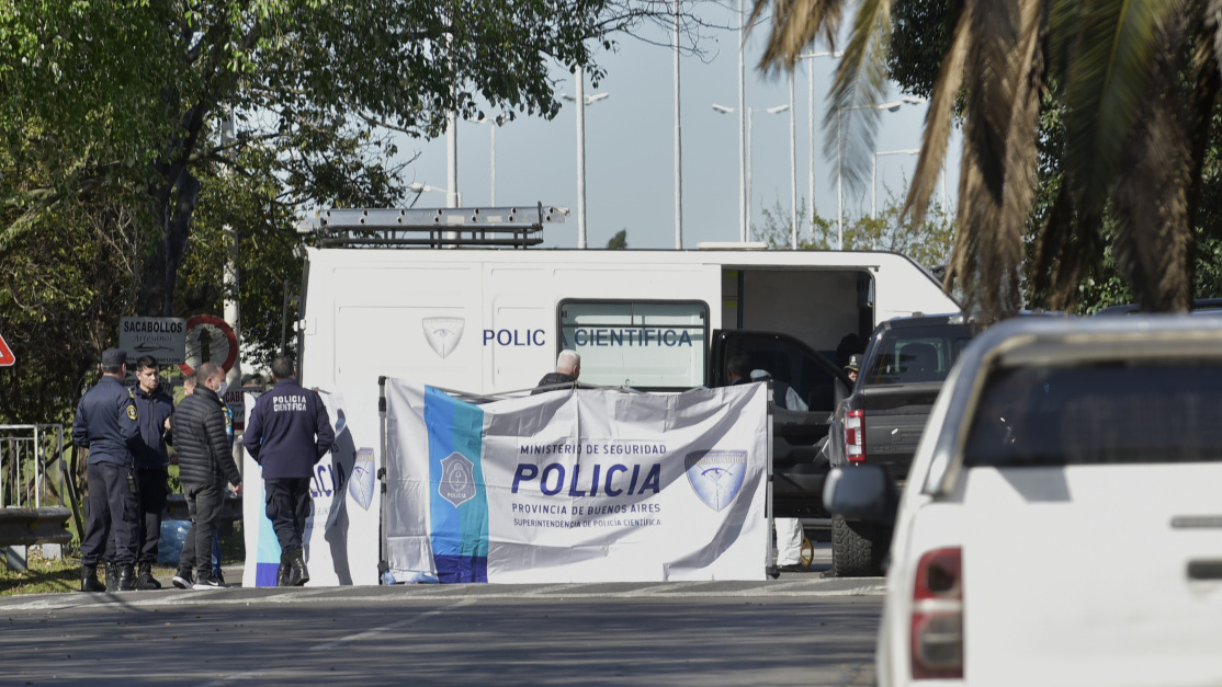 La Policía Científica trabaja en el lugar (Gustavo Gavotti)