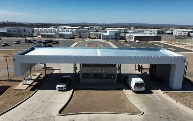 El argentino que inauguró un museo con 22.000 autos a escala, tiene un Batimóvil original y sorprendió a Colapinto