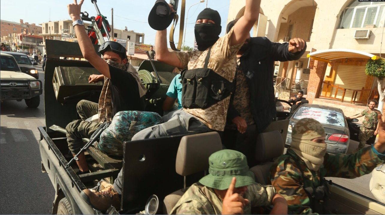 Mercenarios del Grupo Wagner en Libia que están siendo replegados para que actúen en el frente ruso del Donbás.