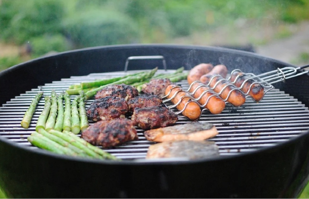 Al cocinarse a altas temperaturas, la carne libera toxinas que al ingerirse con frecuencia, aumentan la probabilidad de sufrir cáncer (Foto: Pixabay)