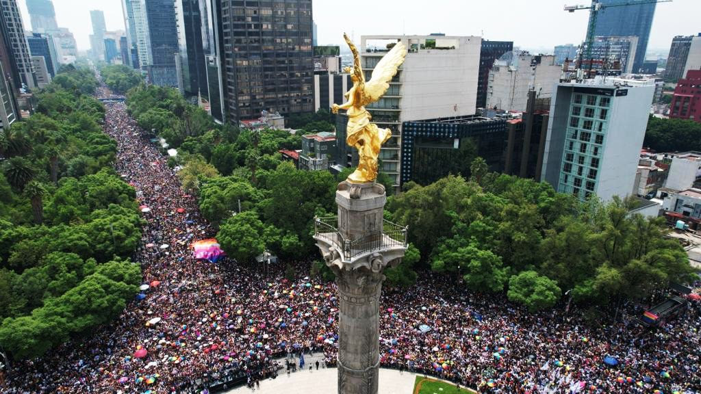 La marcha del Orgullo LGBT+ en la Ciudad de México realizada el sábado 25 de junio, en la que el alto número de feminicidios y transfeminidicios estuvieron entre los principales reclamos (Foto: Gobierno de la Ciudad de México)