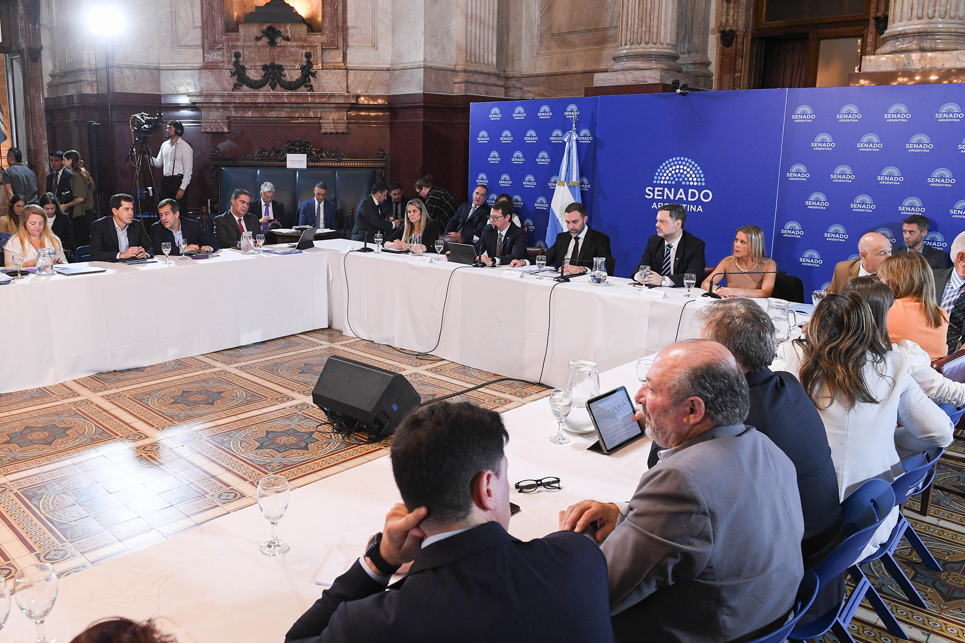 Jubilaciones y deuda, los dos rubros que más se adelantaron en las partidas para este año antes del Presupuesto 2027