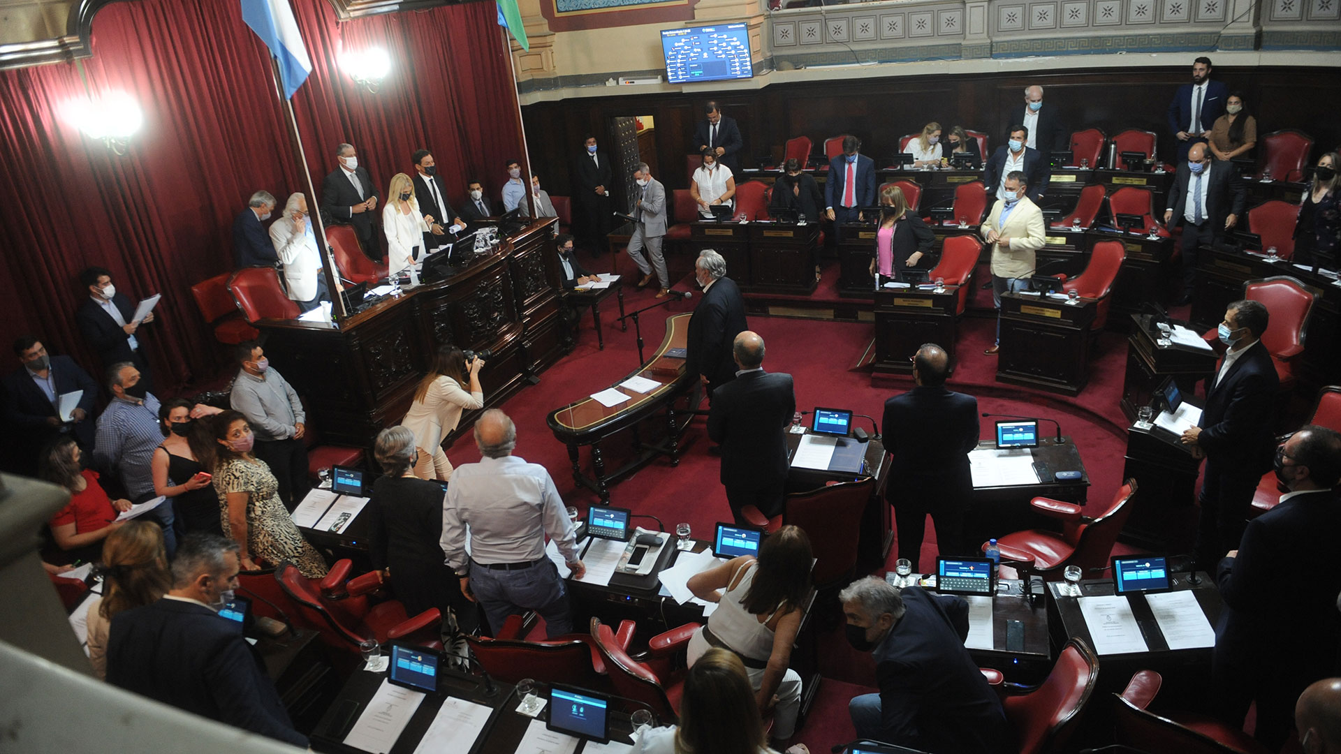 El Senado bonaerense habilitó la reelección de intendentes y ahora define Diputados
