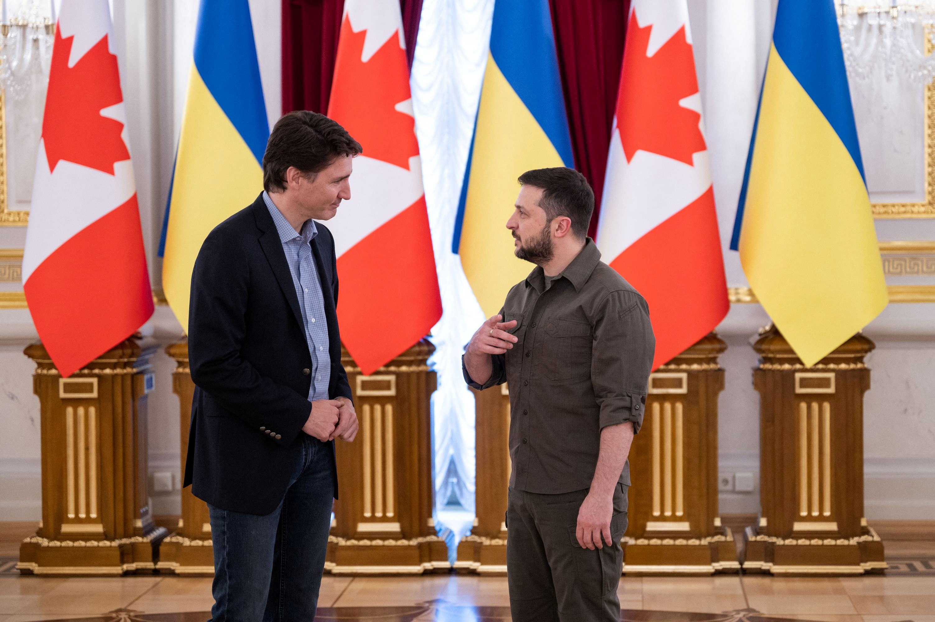 Los mandatarios de Canadá y Ucrania