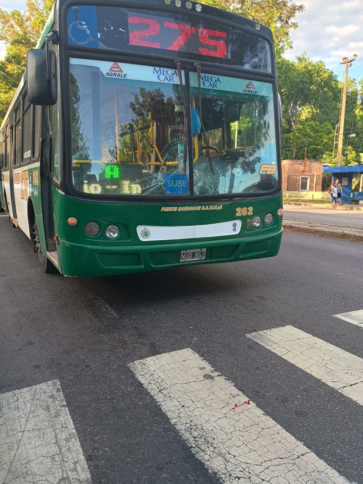 Homenajearon a Locomotora Oliveras en la reinauguración de un gimnasio