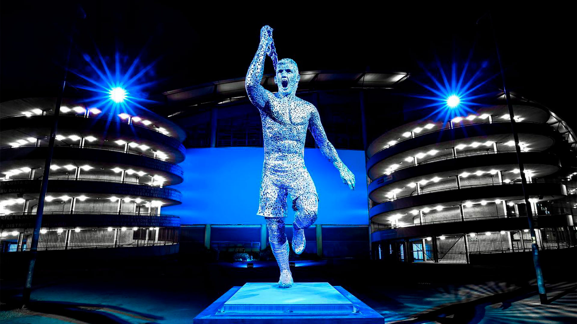 El Kun Agüero quedó inmortalizado en las inmediaciones del estadio del Manchester City (@mancity)