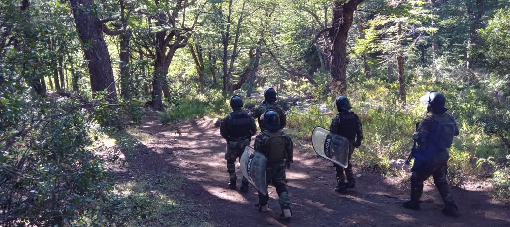 La Justicia liberó un camino vecinal que estaba bloqueado por mapuches en Bariloche