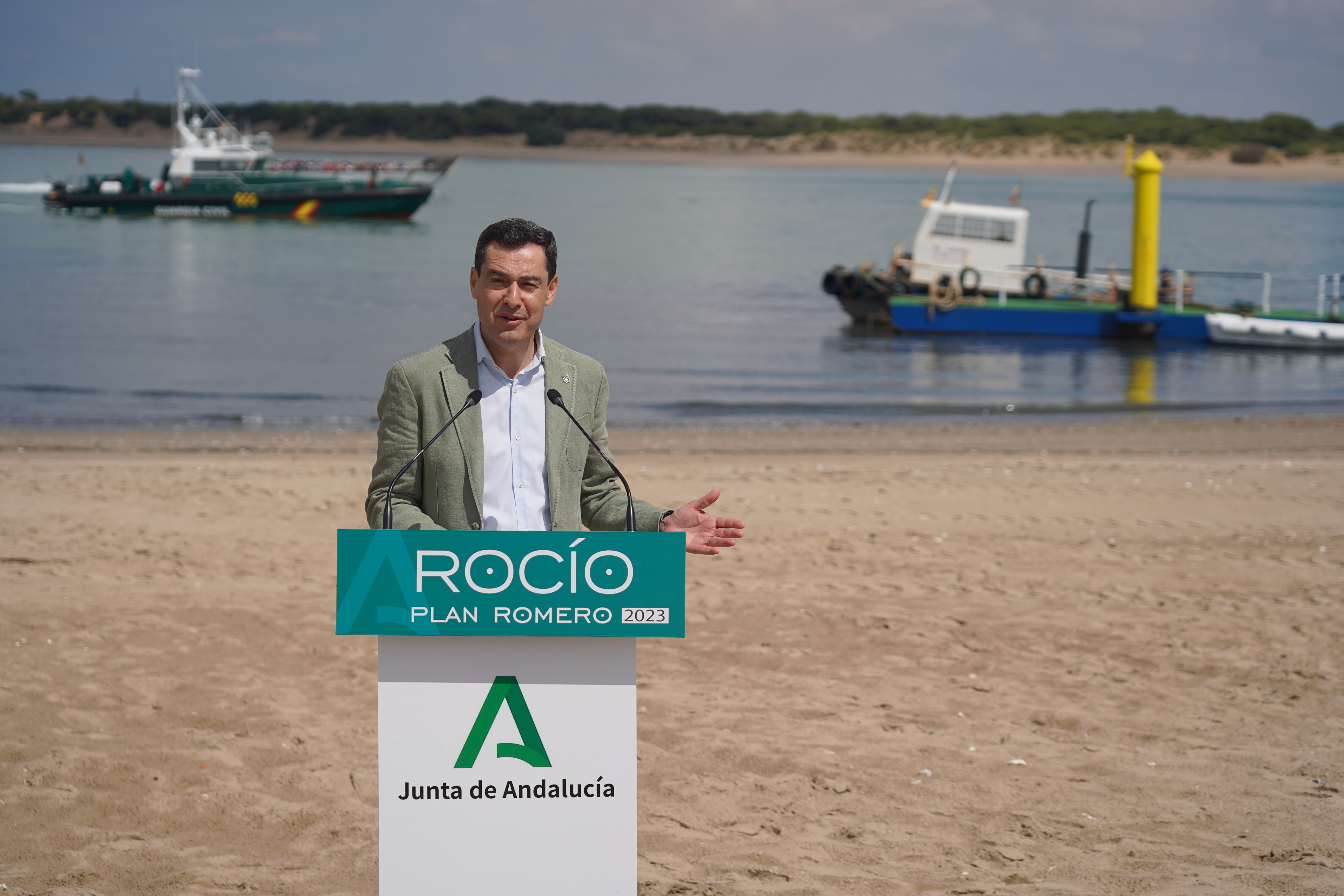 Juanma Moreno culpa a Pedro Sánchez de la crisis de Doñana y le pide por carta que detenga la “campaña de acoso contra los agricultores”