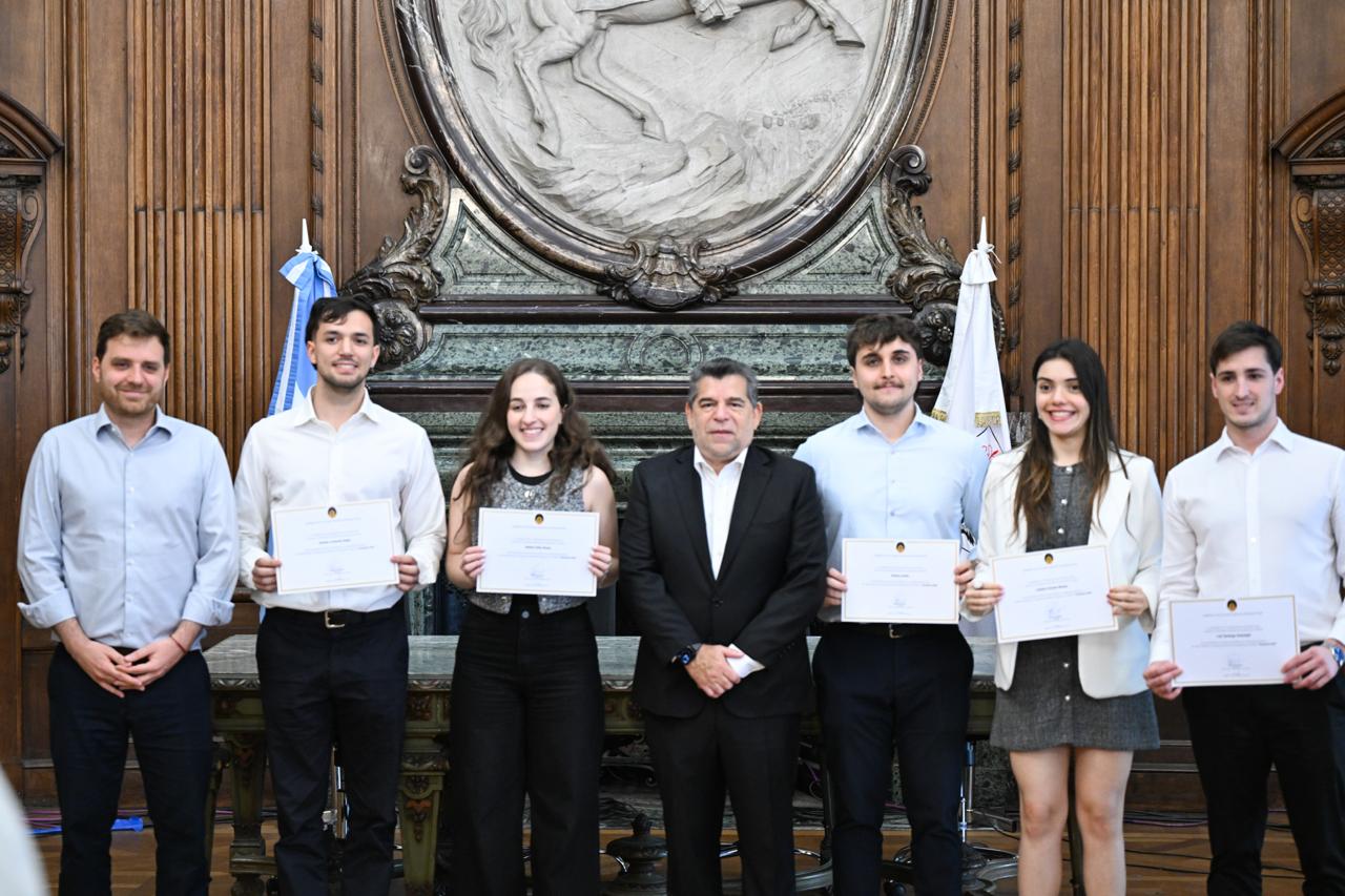 De palomita y de chilena: los dos golazos del Cuti Romero que salvaron al Tottenham