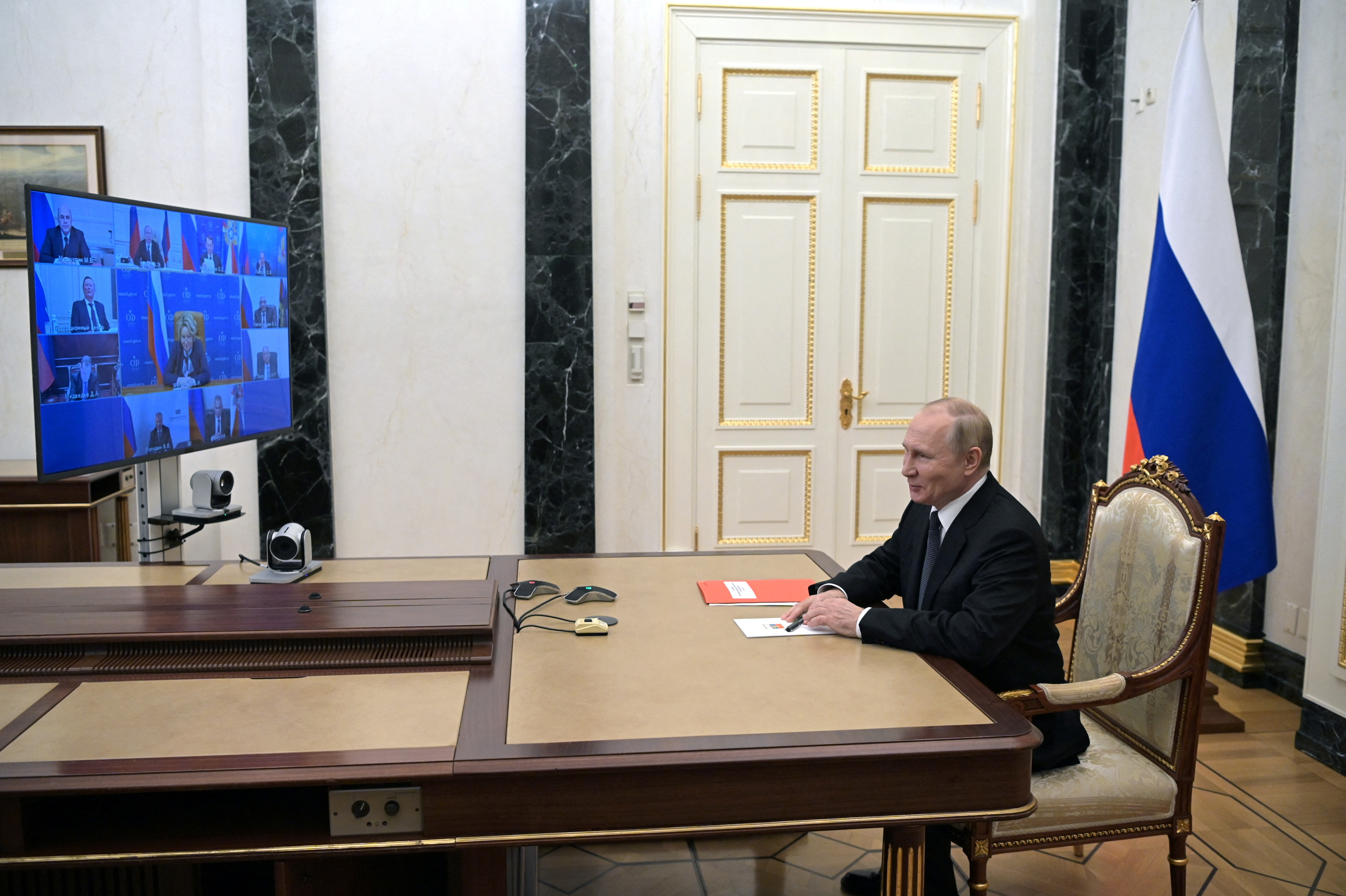 El presidente ruso, Vladimir Putin, preside una reunión con miembros del Consejo de Seguridad