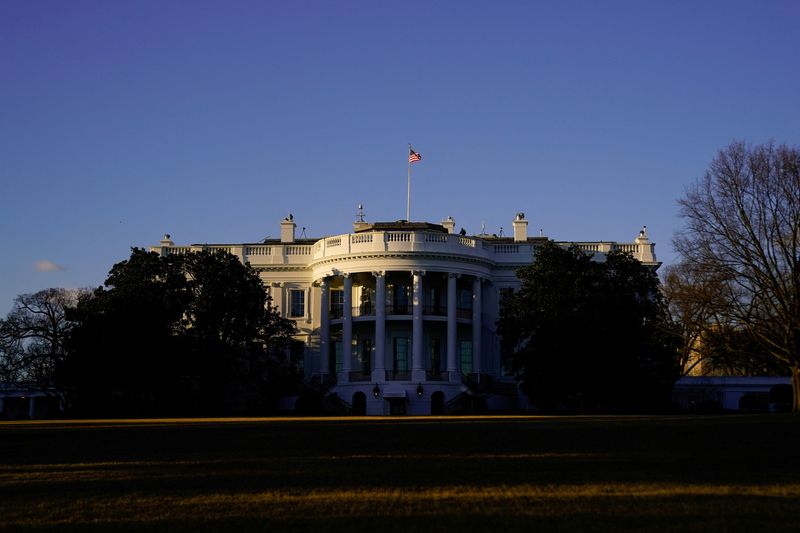 La Oficina del Abogado de la Casa Blanca notificó a los Archivos Nacionales. (REUTERS/Erin Scott)