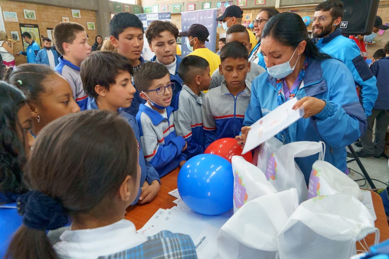 Entregarán kits gratuitos para el cuidado menstrual en los colegios  públicos de Bogotá - Infobae