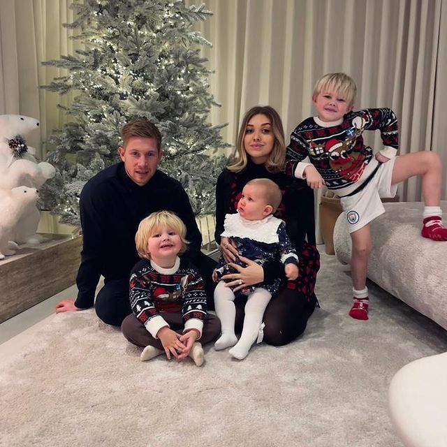 Kevin De Bruyne celebró la Navidad juntó a su pareja y sus hijos en Inglaterra.