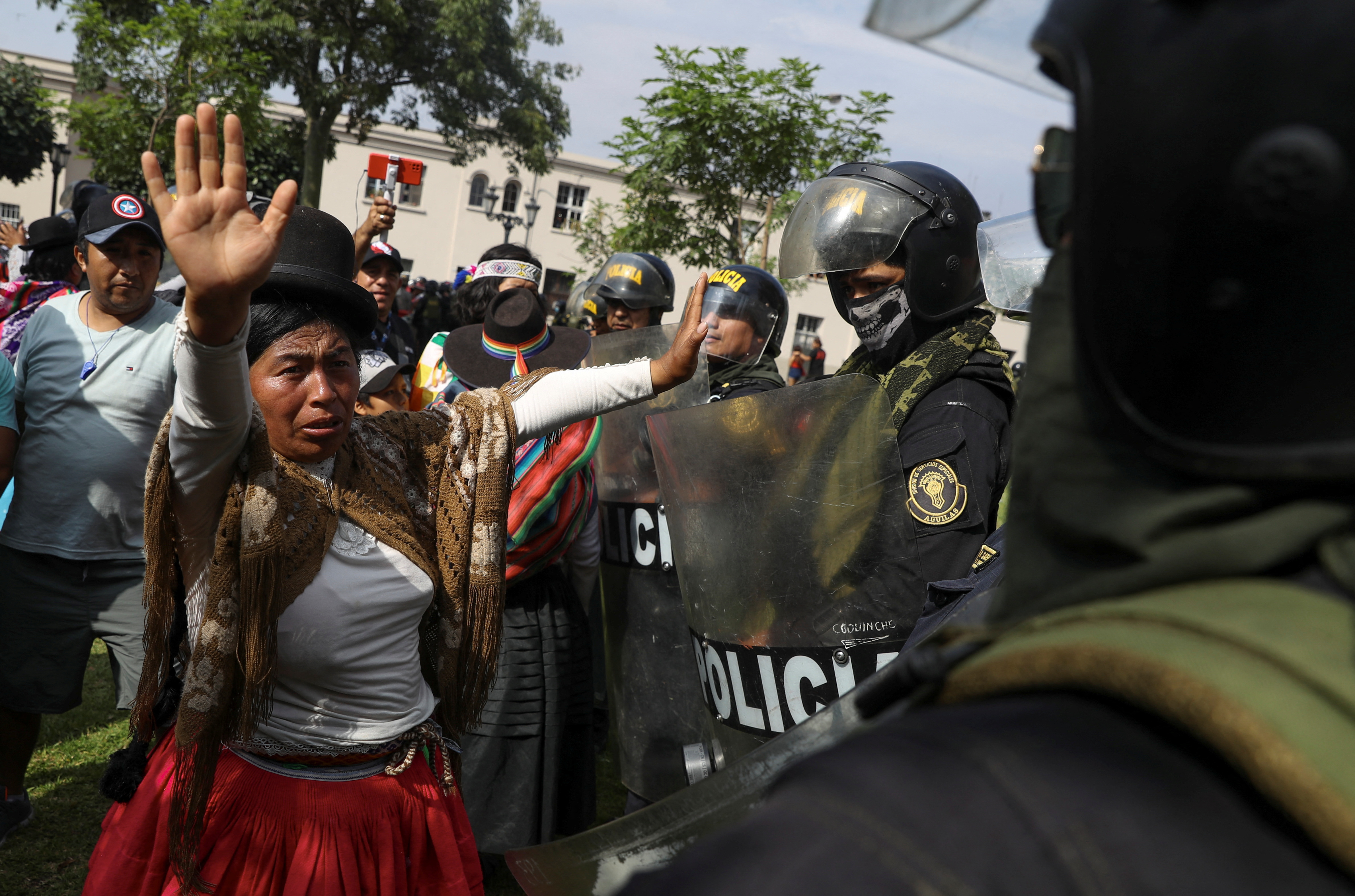 Manifestantes de Puno, Cusco, Apurímac y otras regiones se encuentran en Lima para protestar contra el gobierno y pedir adelanto de elecciones REUTERS/Sebastian Castaneda