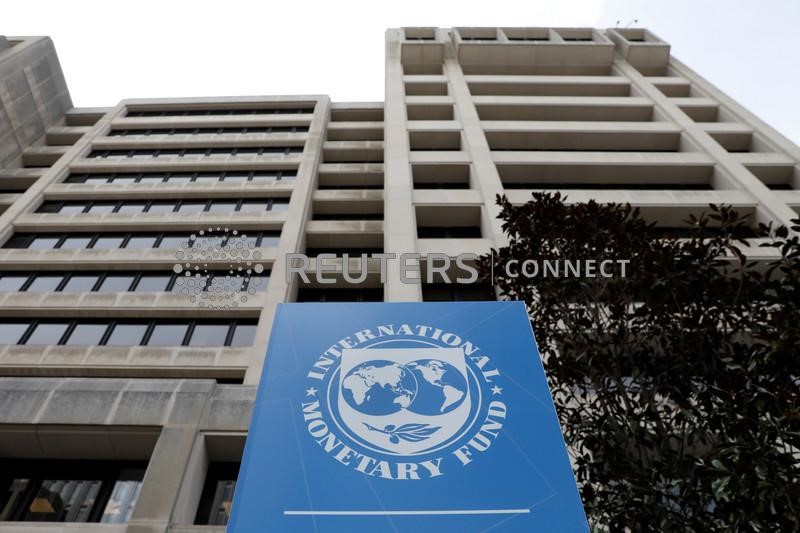 Foto de archivo - Edificio del Fondo Monetario Internacional (FMI) en su sede de  Washington, Estados Unidos. Apr 8, 2019. REUTERS/Yuri Gripas