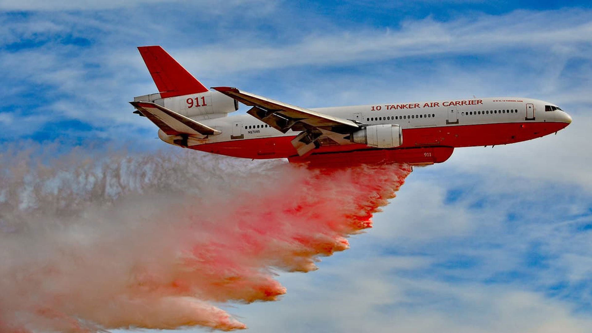 Un avion ''Ten Tanker'' como el que combatirá los incendios forestales en Chile.