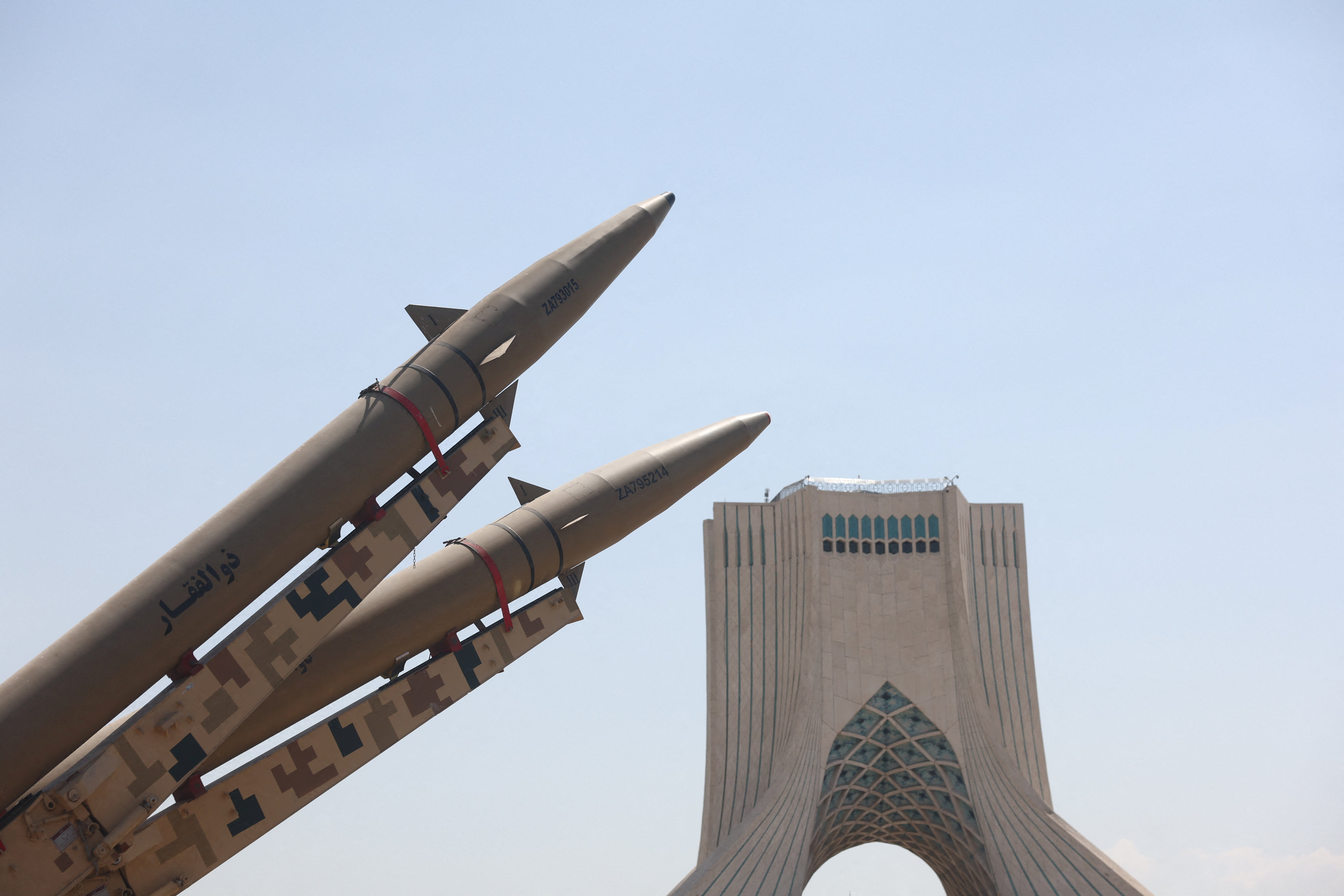 El régimen de Irán amenazó con "ataques devastadores" contra bases de EEUU si Washington "comete un error"