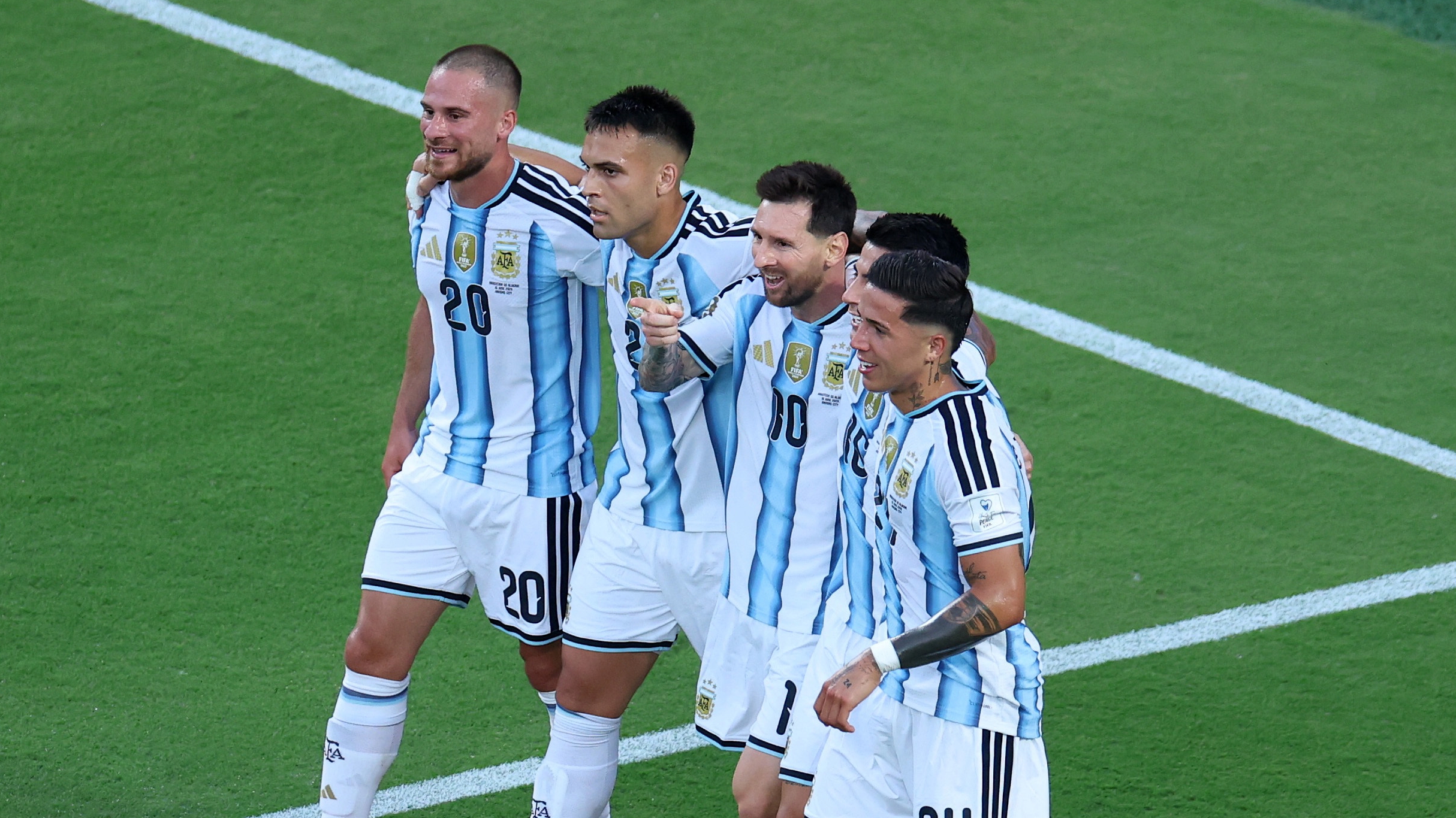 Barcelona dej&oacute; atr&aacute;s a Juli&aacute;n &Aacute;lvarez y acelera por Lautaro Mart&iacute;nez: reuni&oacute;n 