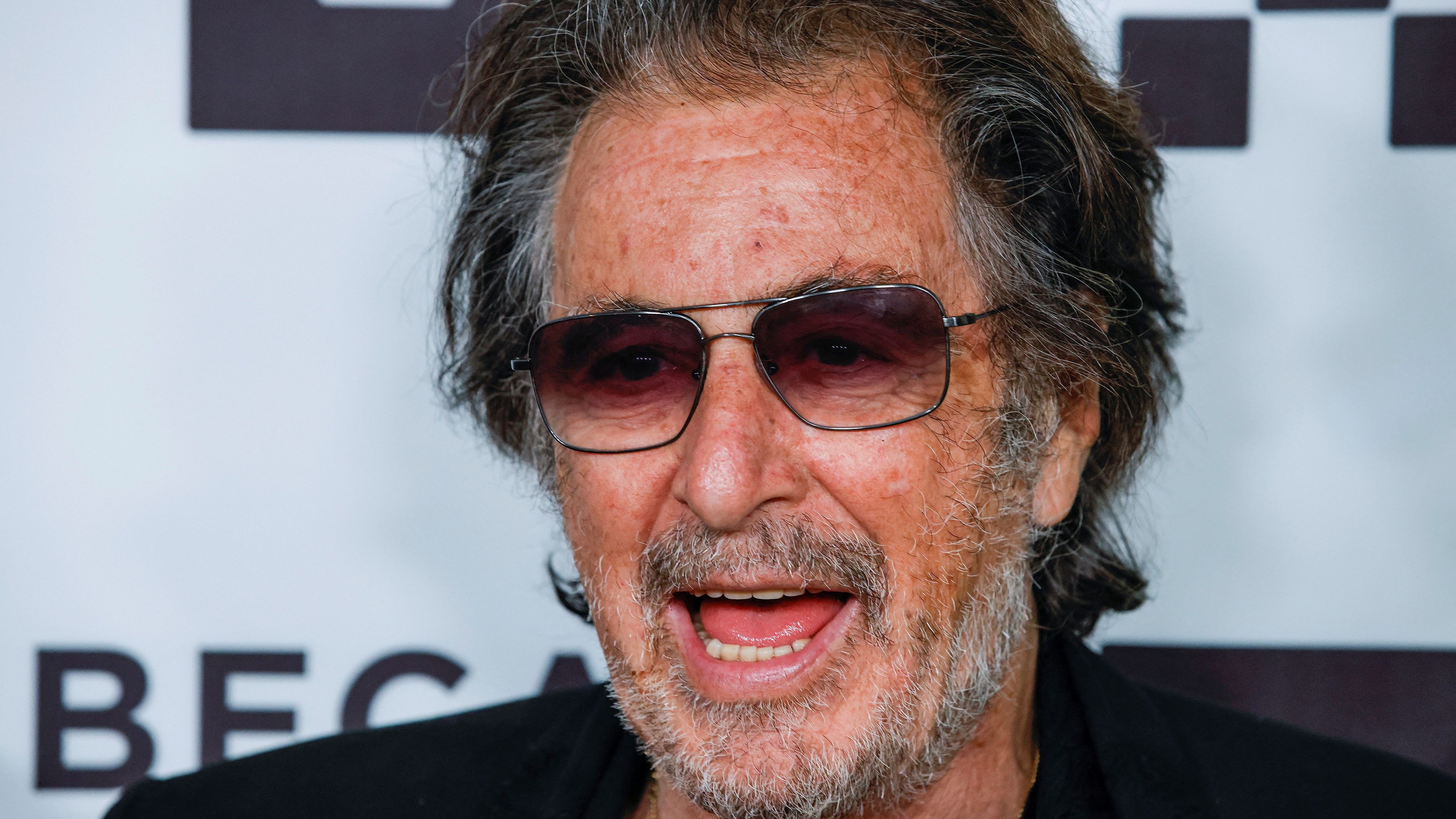 El talentoso actor Al Pacino durante una presentación en el Tribeca Festival en el United Palace Theater en New York, en junio de 2022. Anunció que será padre a los 83 años (Reuters)