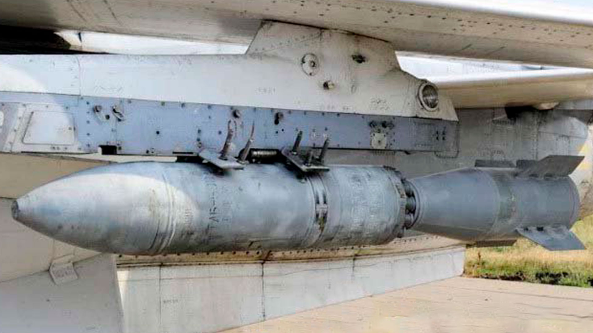 La bomba "BETAB-500 ShP" (@raging545)