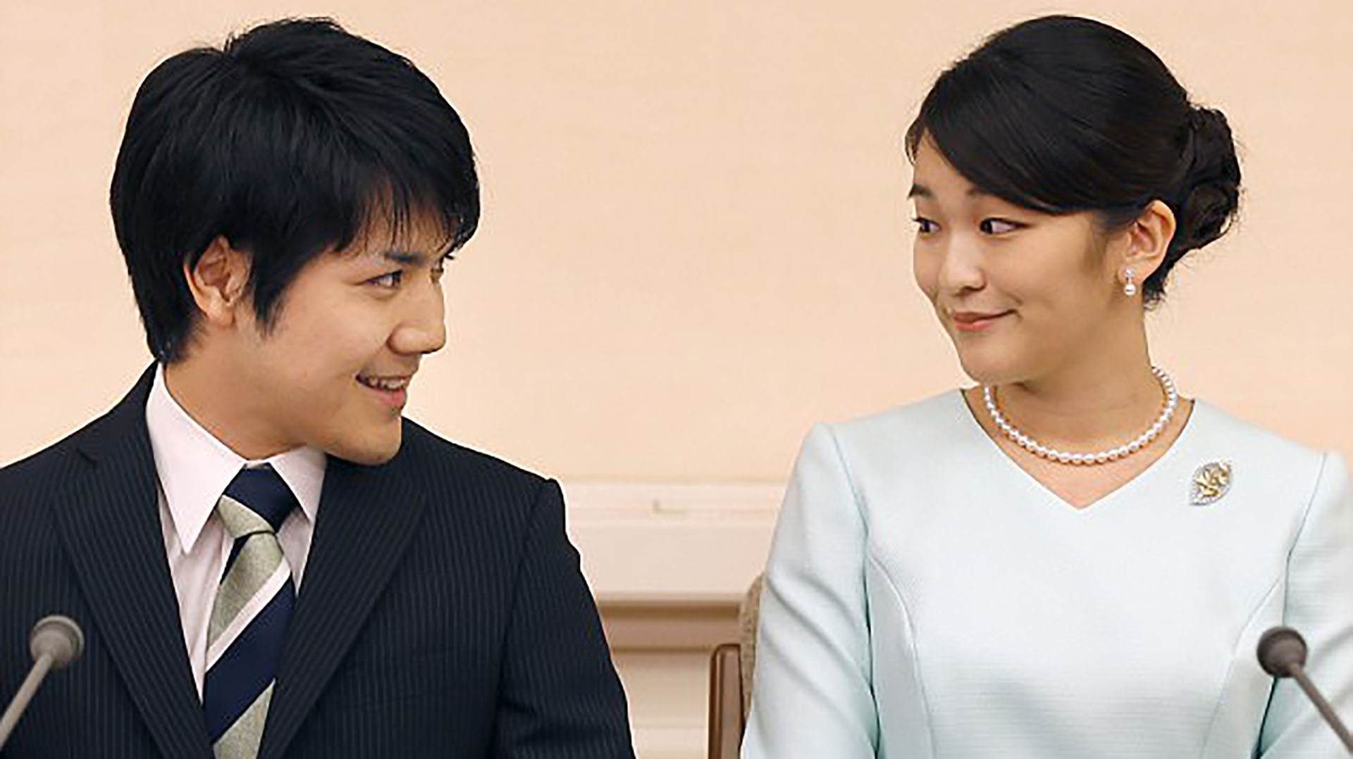 La princesa Mako y su prometido, Kei Komuro, en la pedida de mano celebrada en el Palacio de Akasawa el 3 de septiembre de 2017 (Foto: EPA)