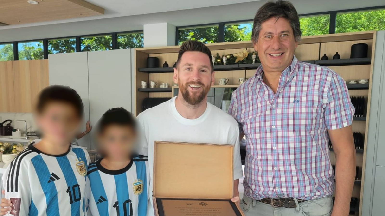 Qui&eacute;n es Roly Santacroce, el intendente que pidi&oacute; licencia para ir al Mundial 2026 con sus amigos